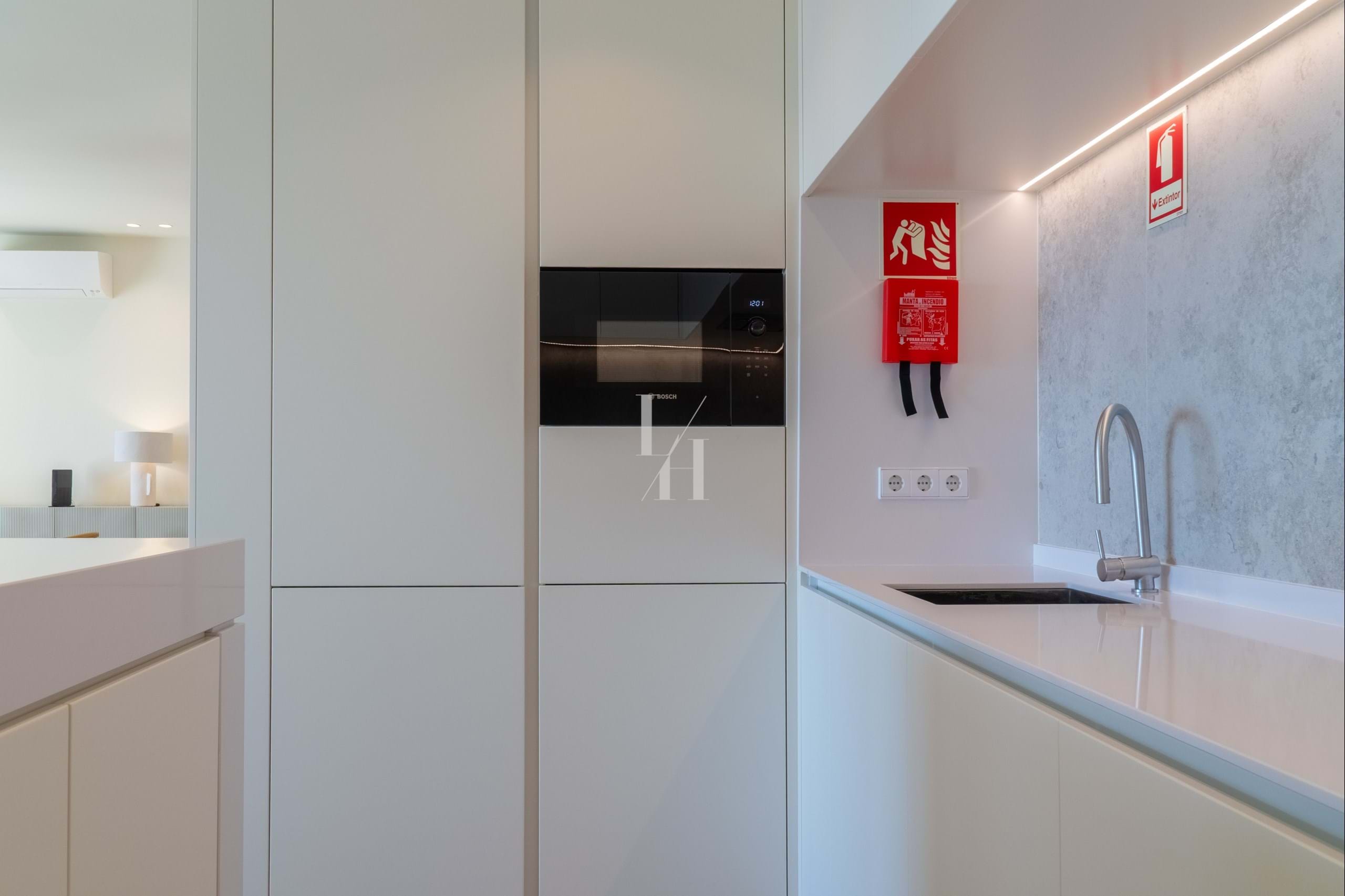 2 Bed, 2 Bath, ApartmentFor Sale, Lagos, Faro, 8600-544