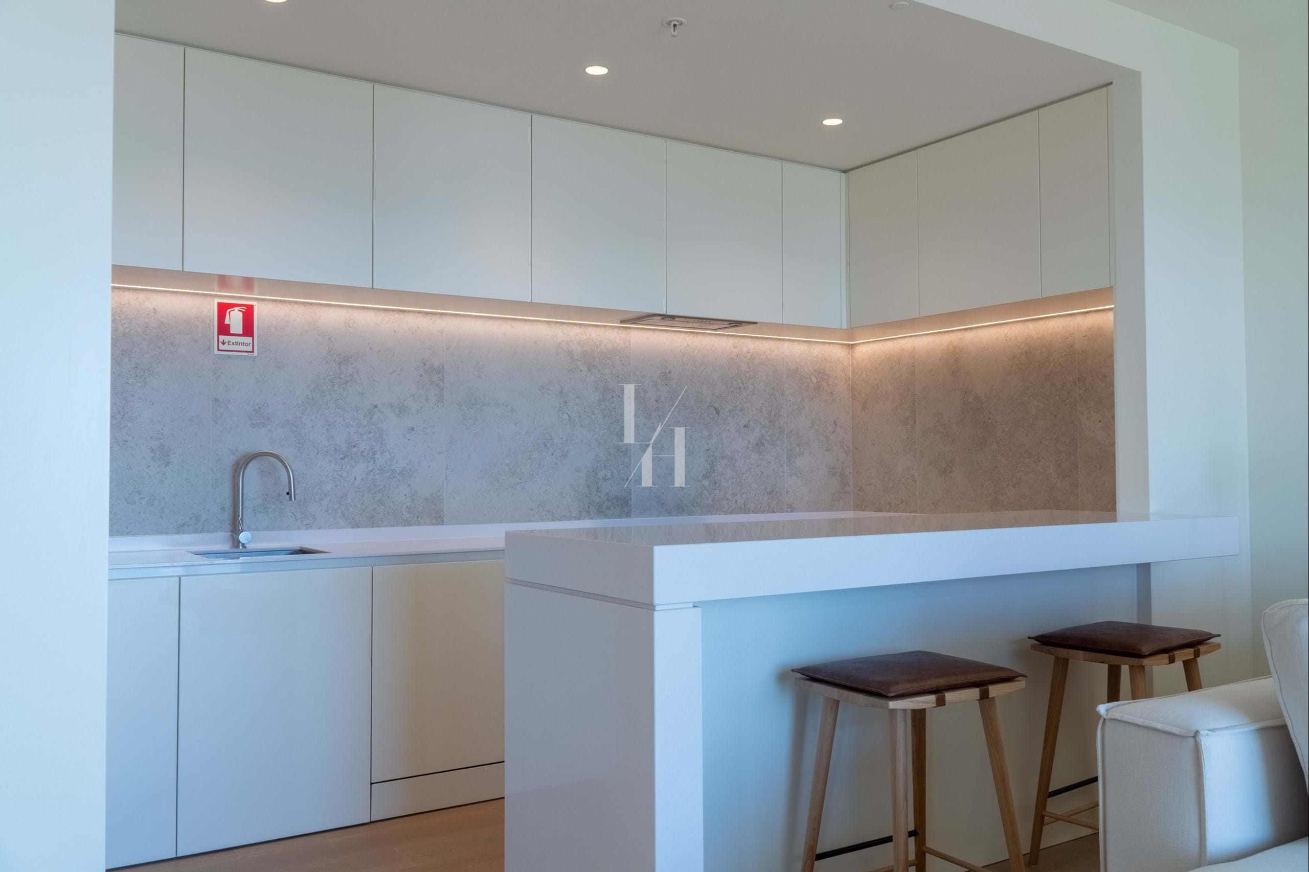 2 Bed, 2 Bath, ApartmentFor Sale, Lagos, Faro, 8600-544