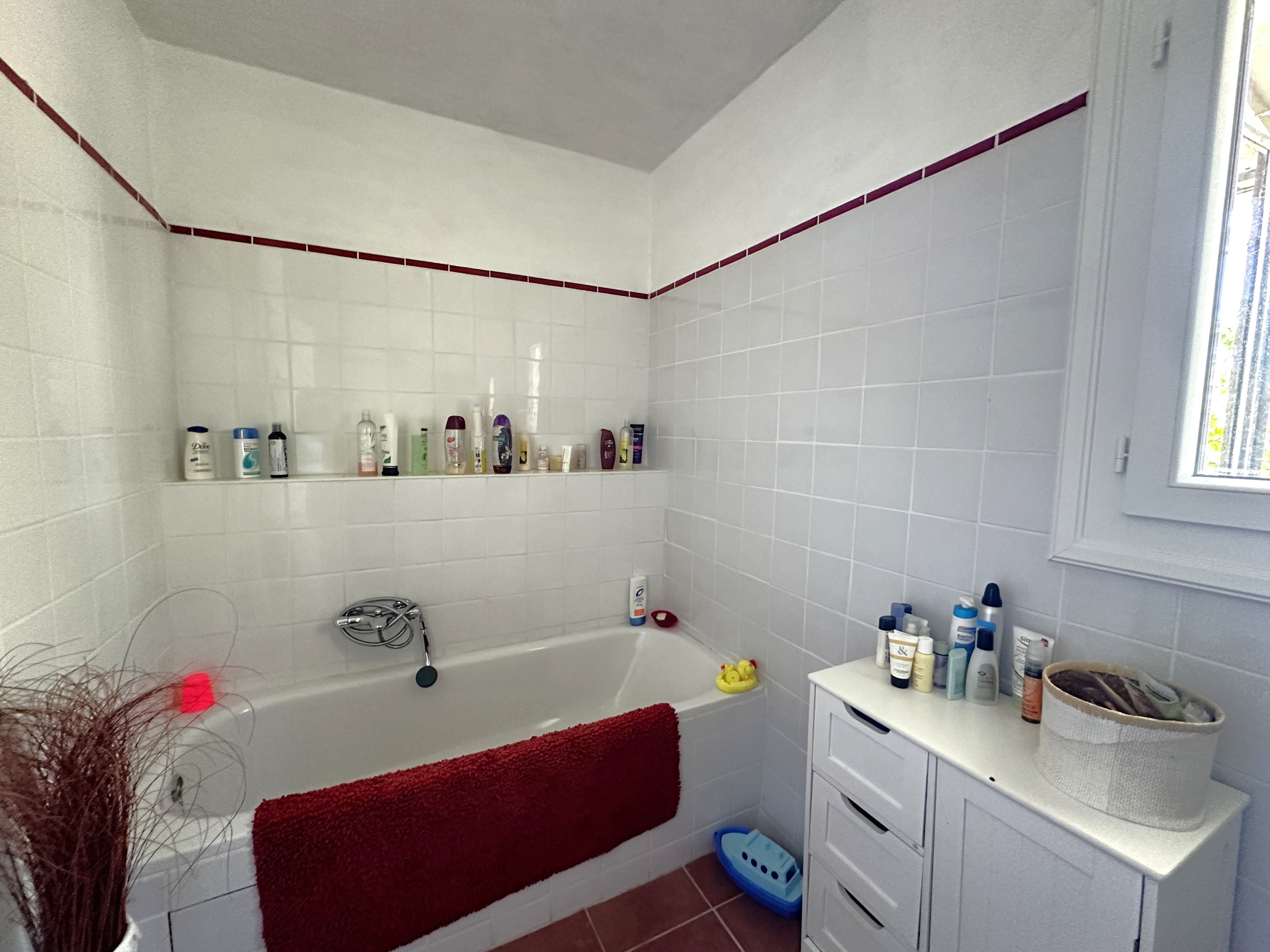 5 Bed, 1 Bath, HouseFor Sale, Loubes bernac, Lot-et-Garonne, Aquitaine, 47120