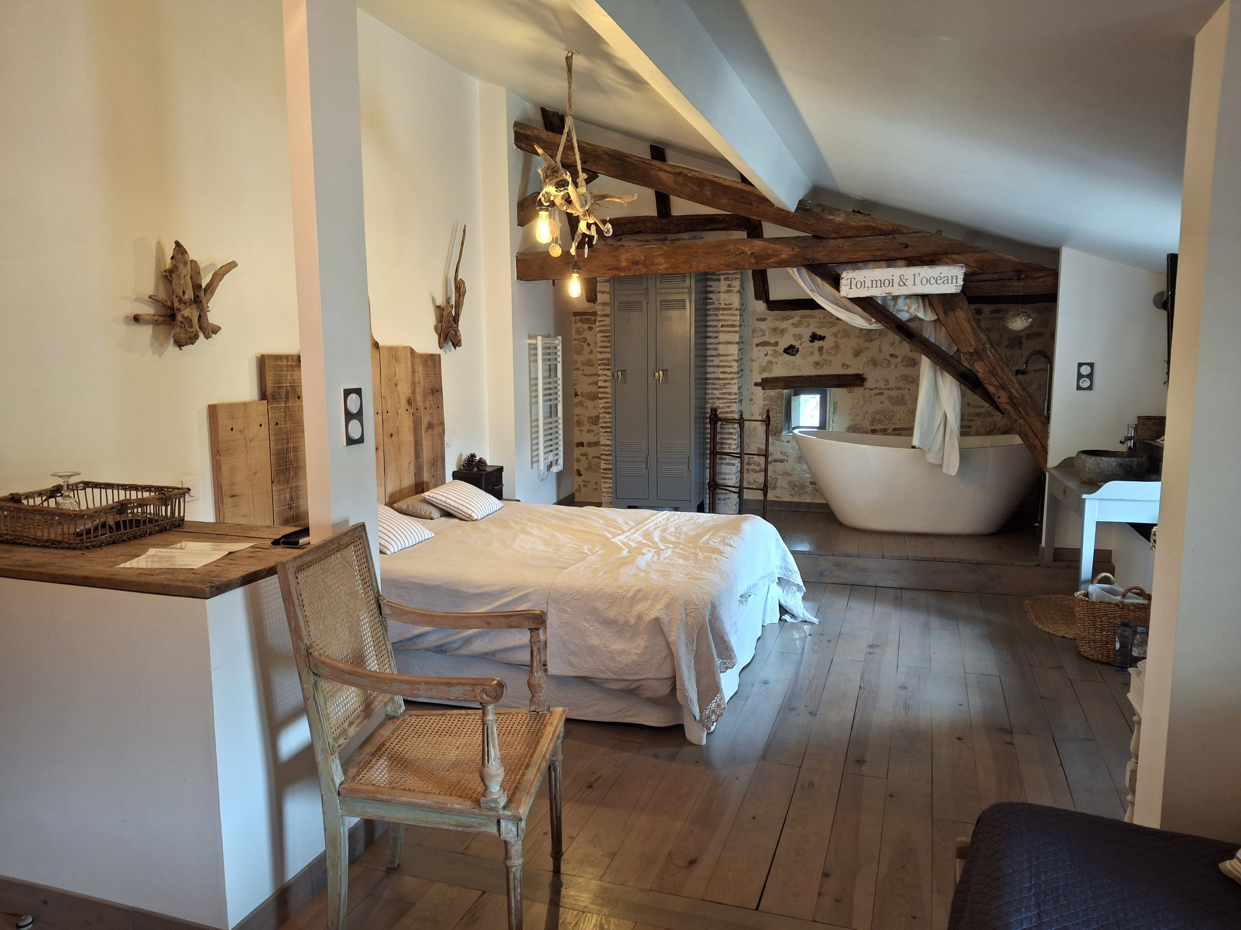 8 Bed, 6 Bath, HouseFor Sale, Villereal, Lot-et-Garonne, Aquitaine, 47210