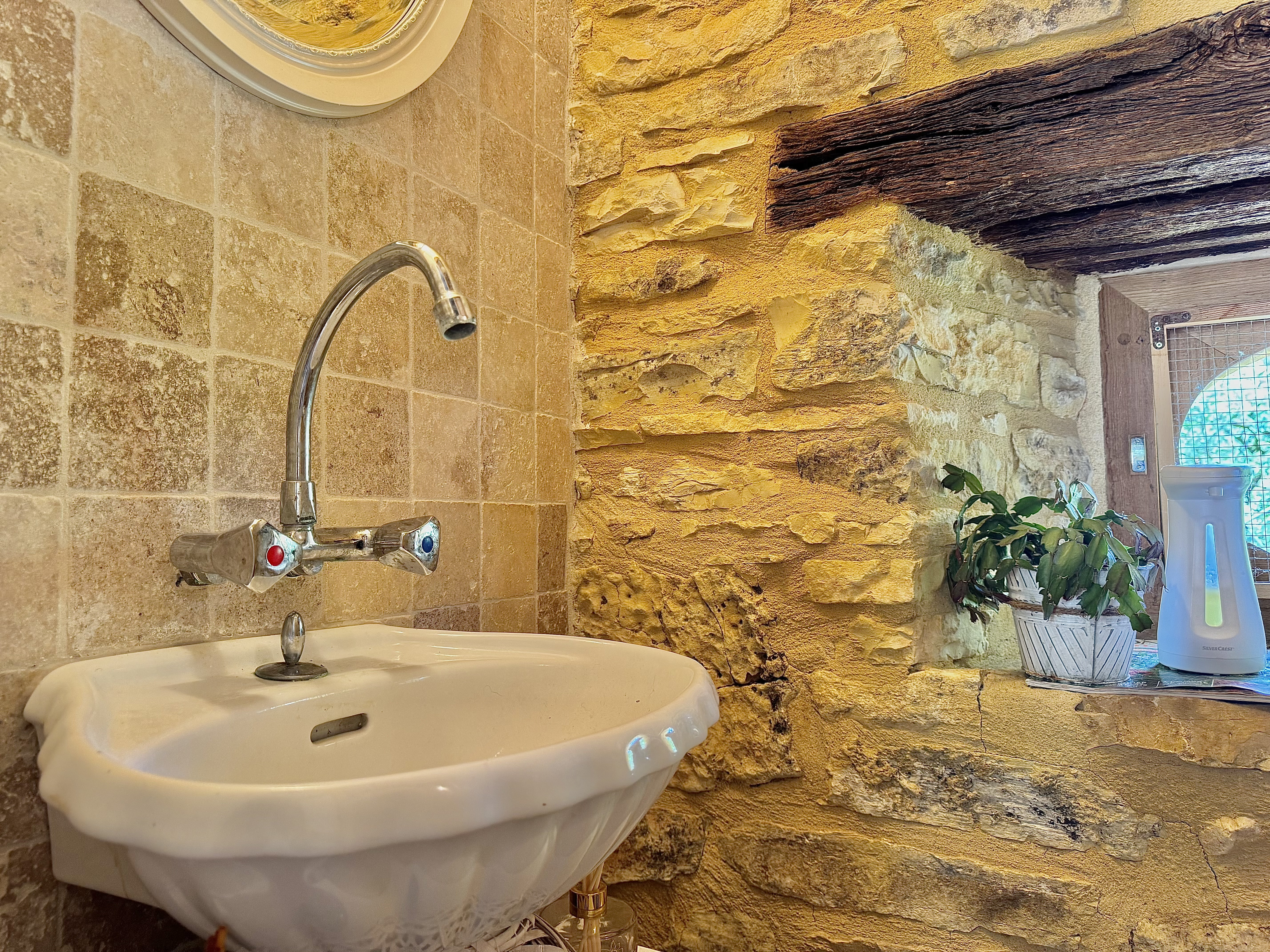 4 Bed, 1 Bath, HouseFor Sale, Bouzic, Dordogne, Aquitaine, 24250