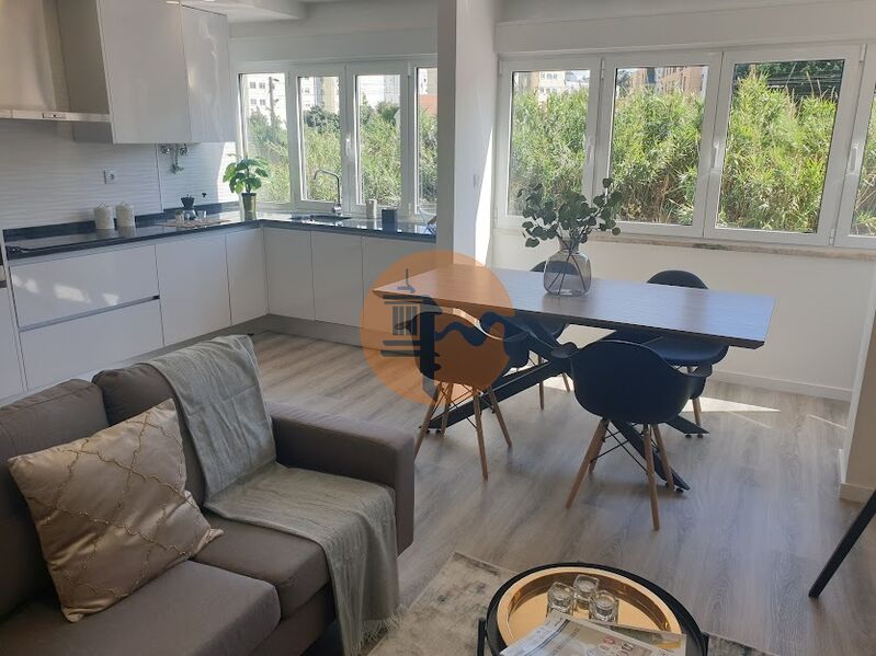 3 Bed, 2 Bath, ApartmentFor Sale, Lisboa, Lisboa
