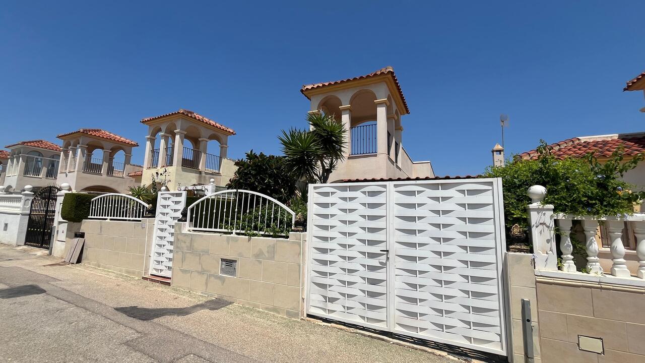 3 Bed, 2 Bath, HouseFor Sale, Algorfa, Alicante
