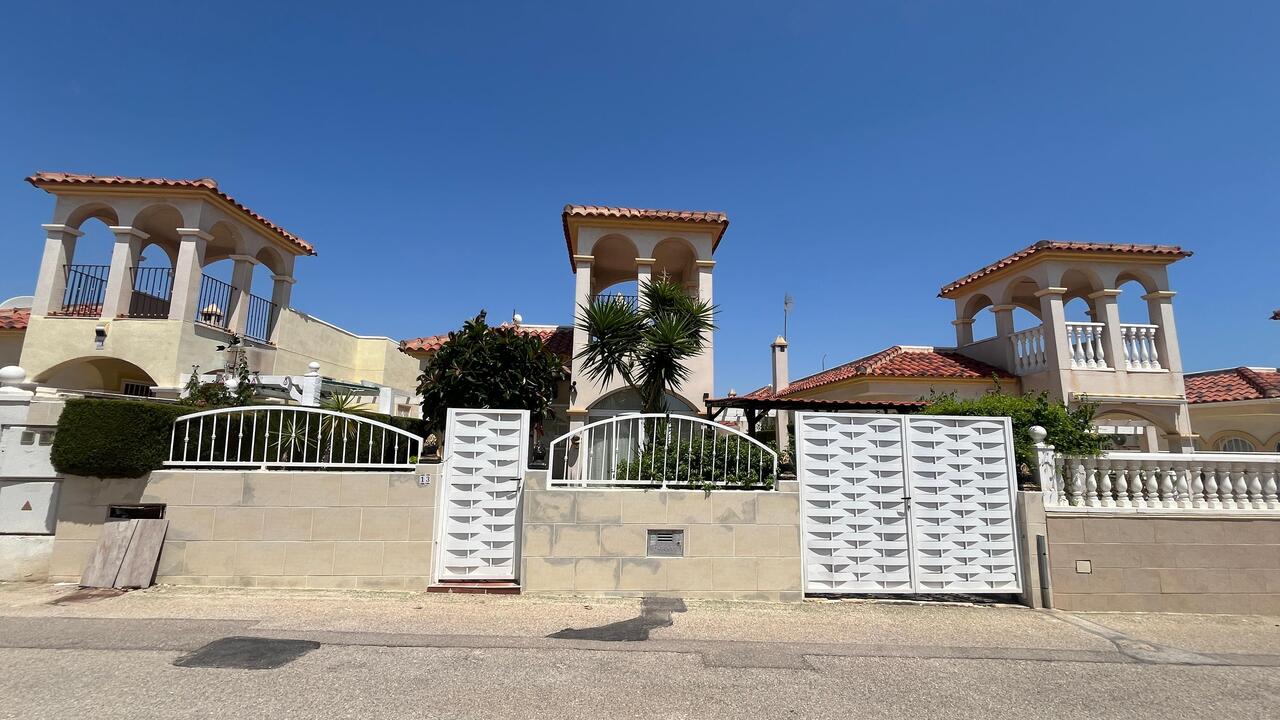 3 Bed, 2 Bath, HouseFor Sale, Algorfa, Alicante