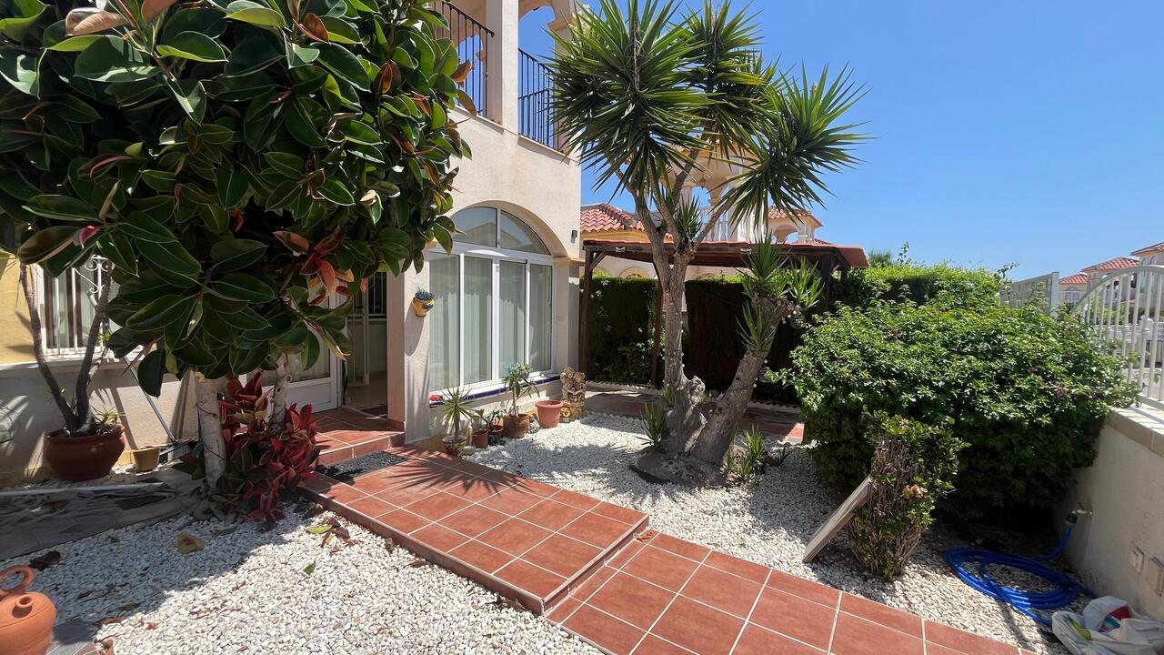 3 Bed, 2 Bath, HouseFor Sale, Algorfa, Alicante