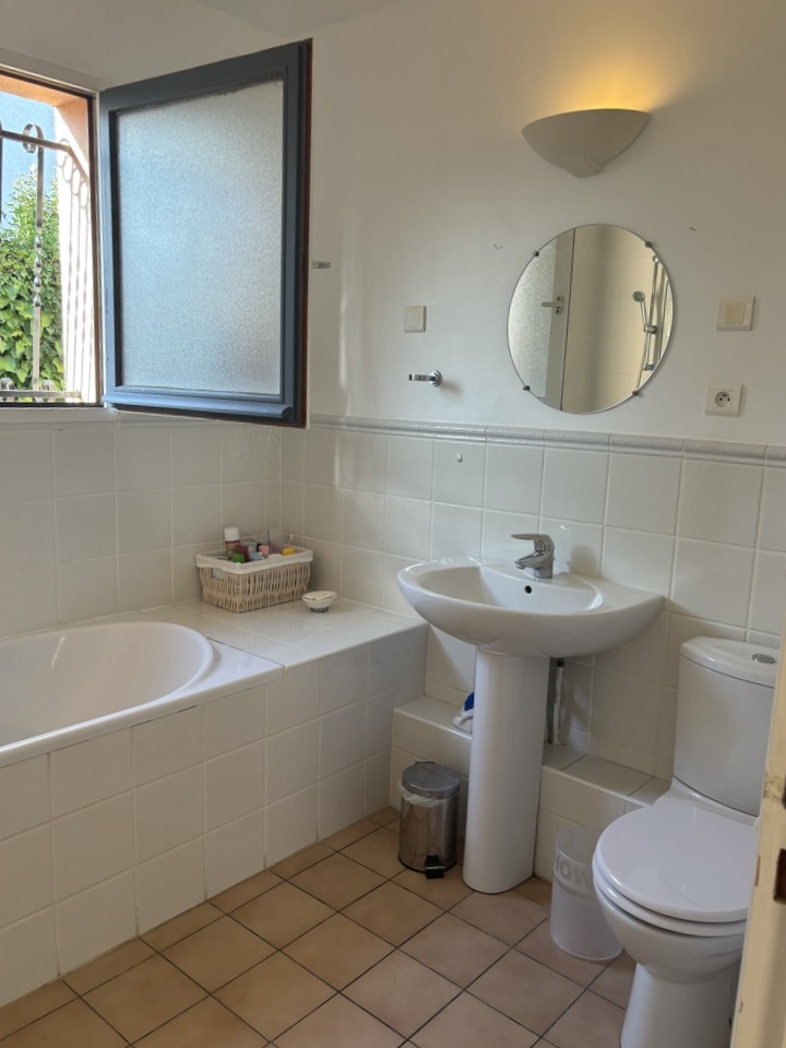 4 Bed, 2 Bath, HouseFor Sale, Autignac, Herault, Languedoc-Roussillon, 34480