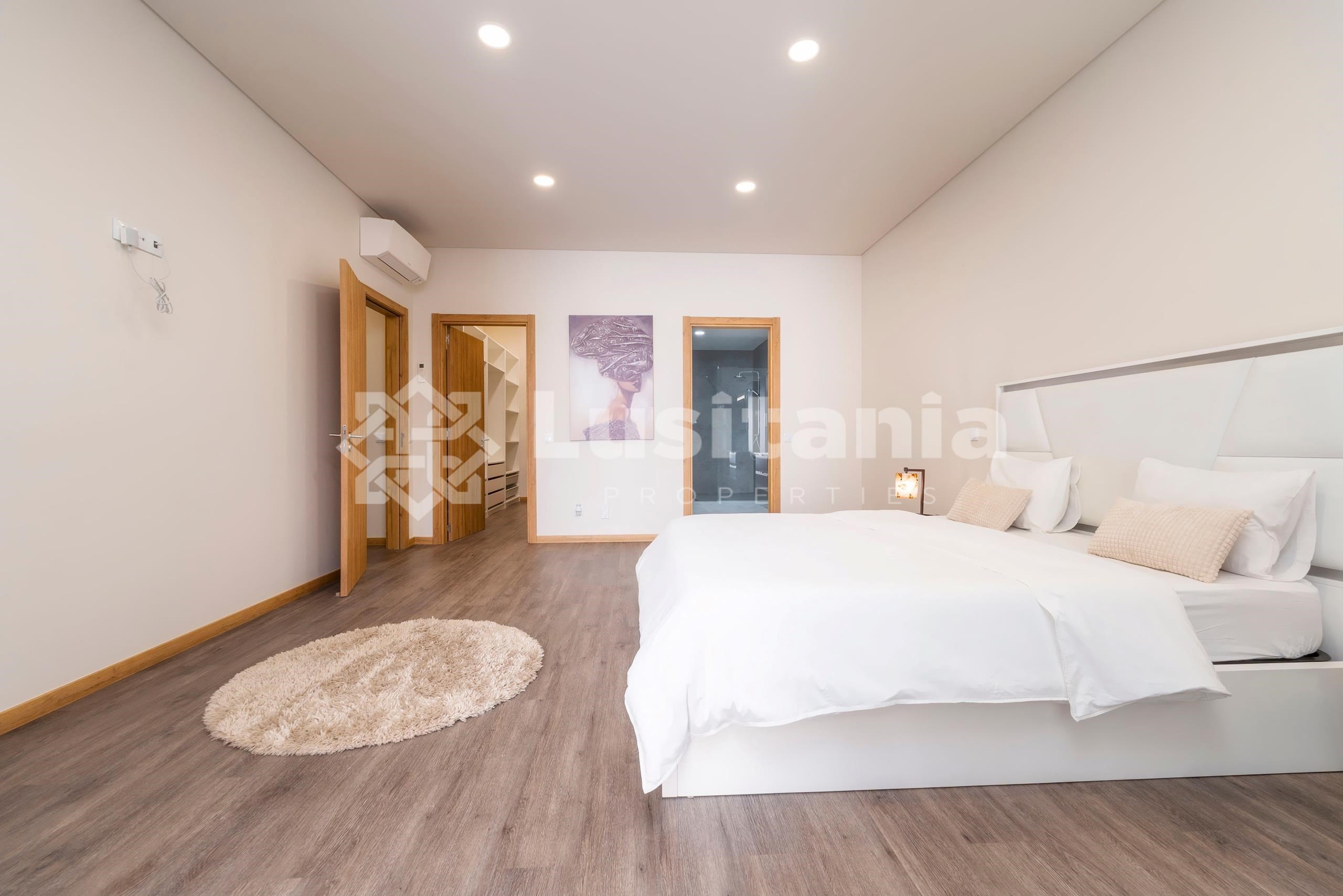 3 Bed, 3 Bath, ApartmentFor Sale, Albufeira, Faro, 8200-042