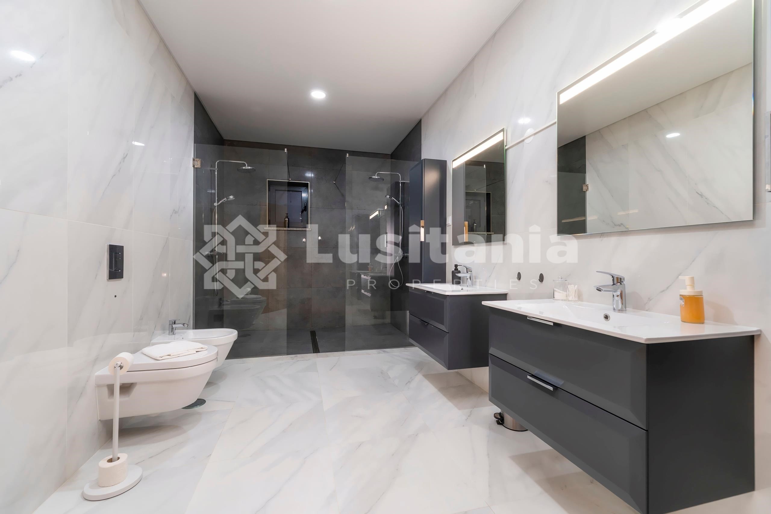 3 Bed, 3 Bath, ApartmentFor Sale, Albufeira, Faro, 8200-042