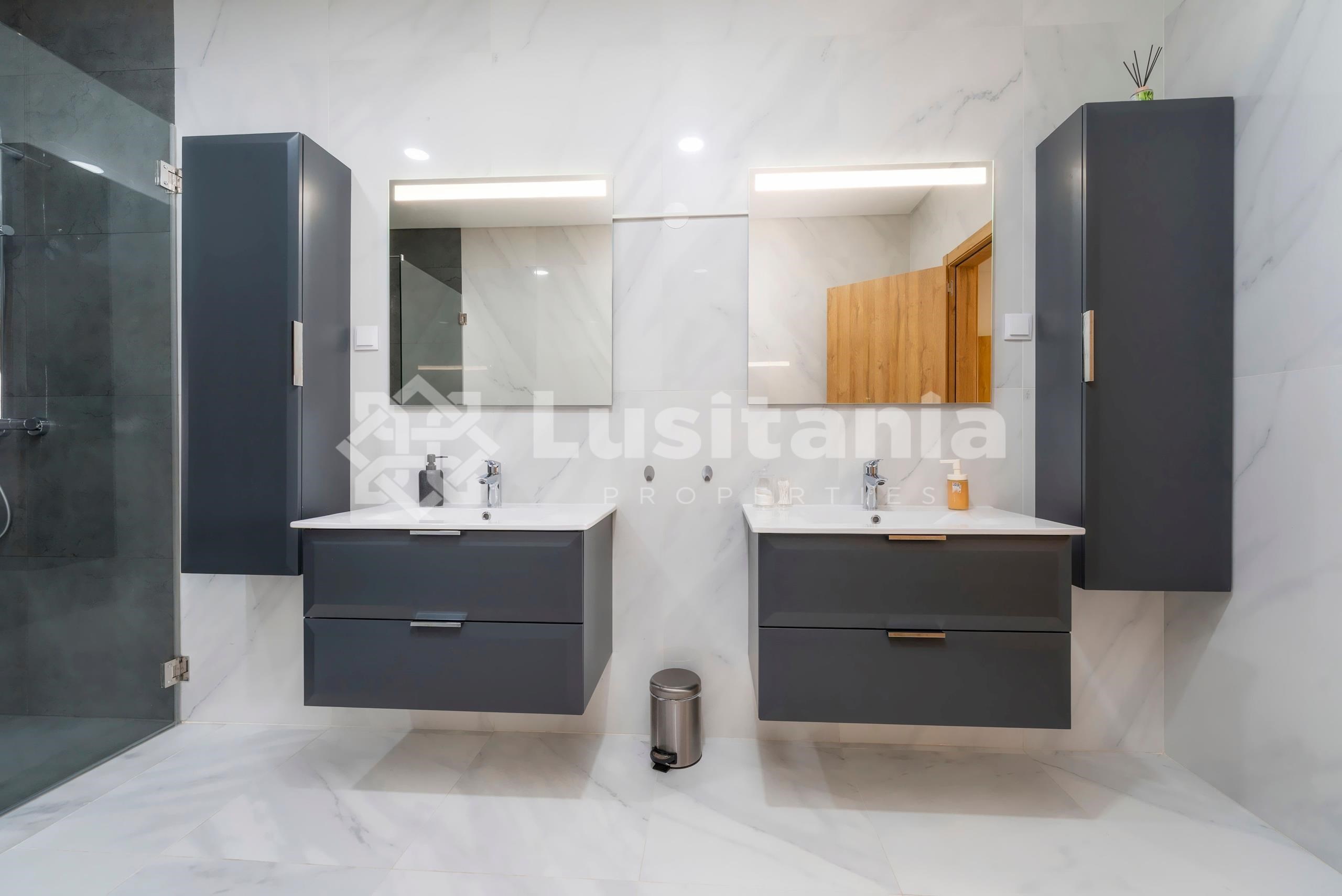 3 Bed, 3 Bath, ApartmentFor Sale, Albufeira, Faro, 8200-042