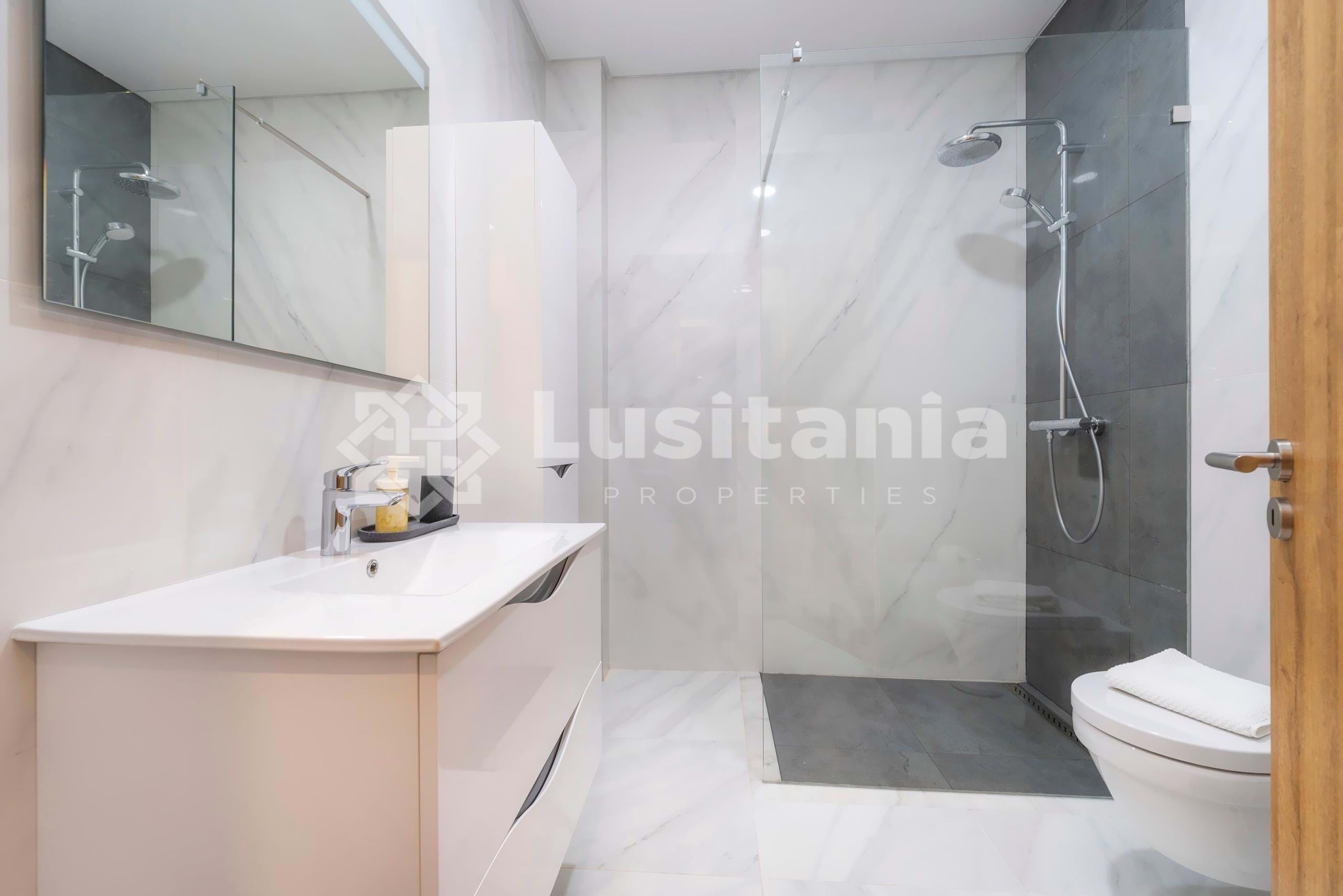 3 Bed, 3 Bath, ApartmentFor Sale, Albufeira, Faro, 8200-042