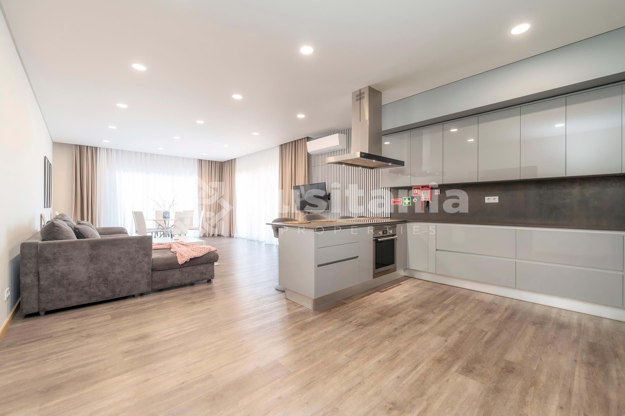 3 Bed, 3 Bath, ApartmentFor Sale, Albufeira, Faro, 8200-042