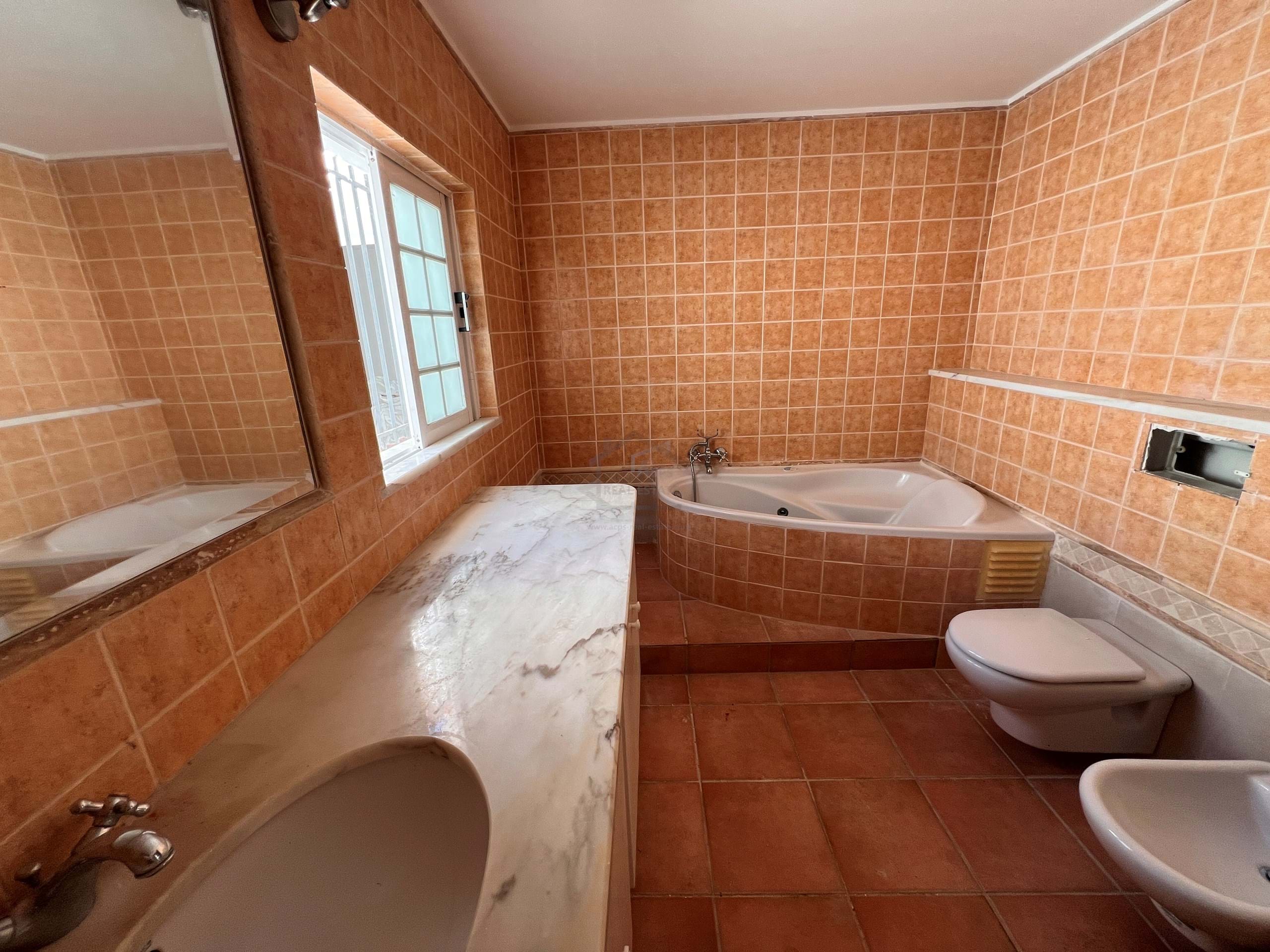 4 Bed, 3 Bath, HouseFor Sale, Loulé, Faro 4 Bed, 3 Bath, HouseFor Sale, Loulé, Faro