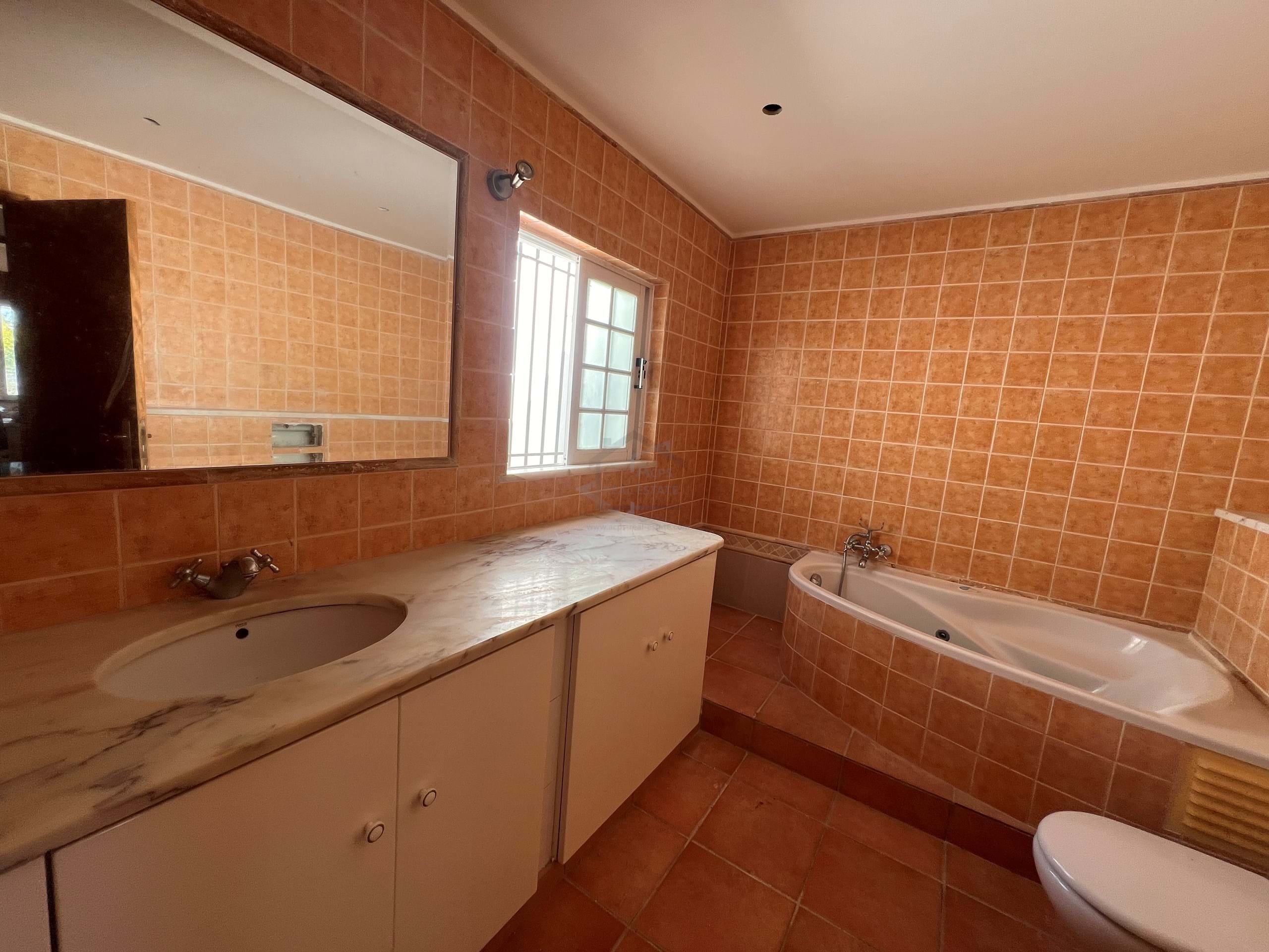 4 Bed, 3 Bath, HouseFor Sale, Loulé, Faro 4 Bed, 3 Bath, HouseFor Sale, Loulé, Faro
