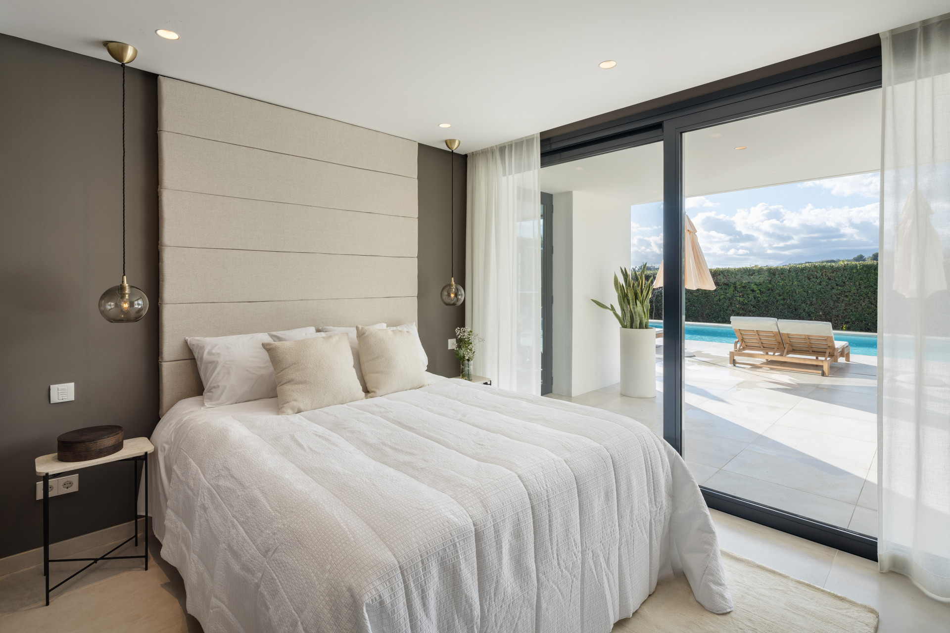 6 Bed, 4 Bath, HouseFor Sale, Marbella, Malaga