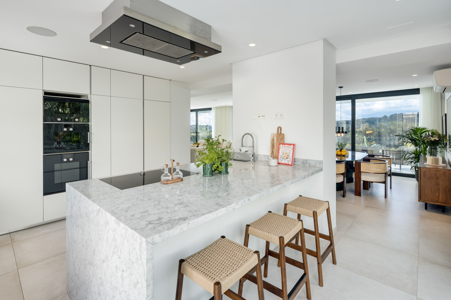 6 Bed, 4 Bath, HouseFor Sale, Marbella, Malaga