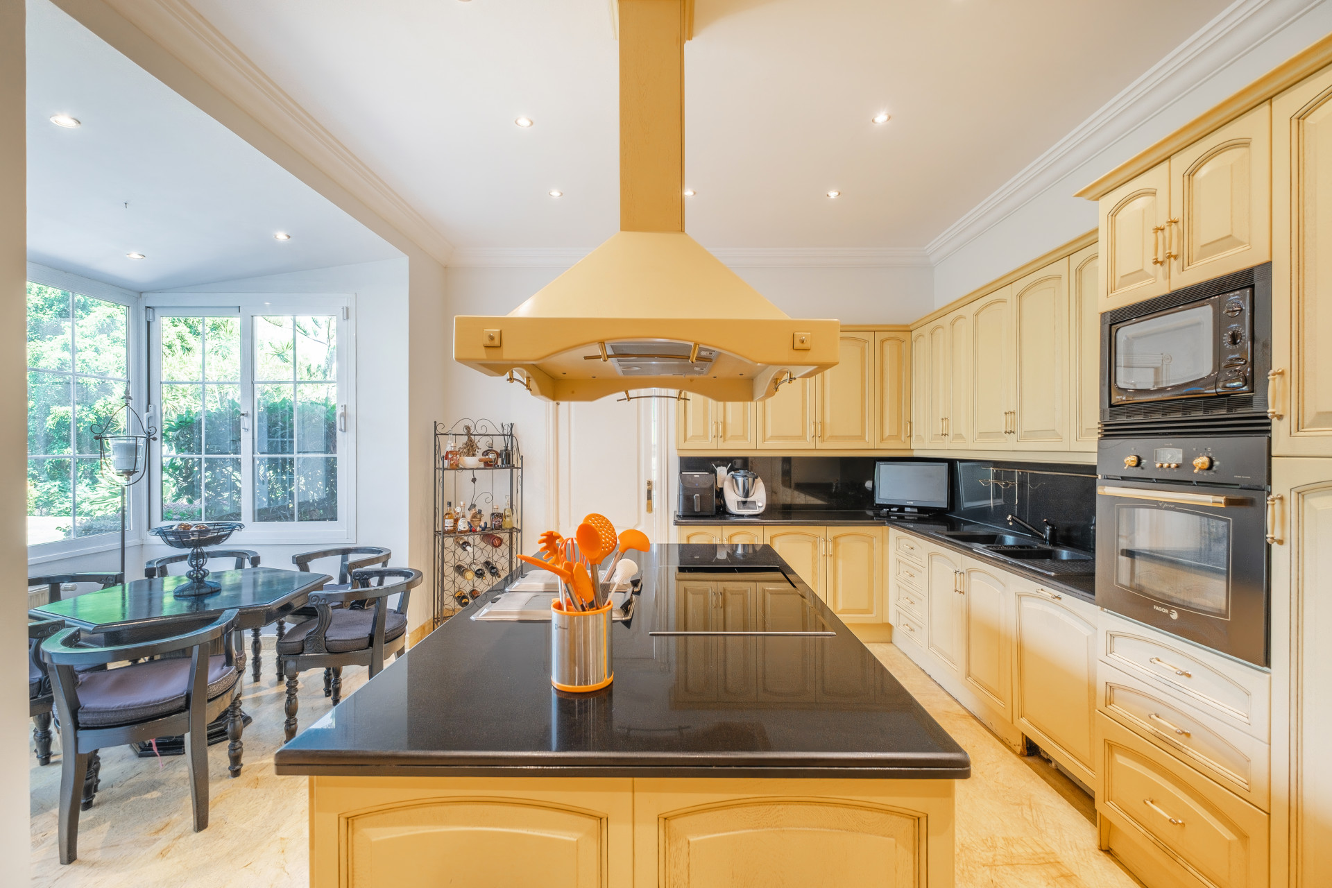 5 Bed, 6 Bath, HouseFor Sale, Benahavis, Malaga