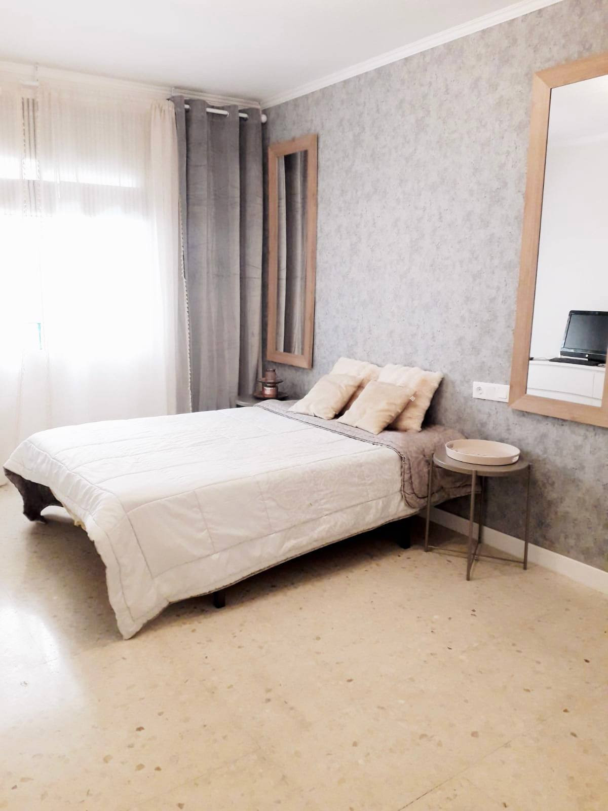 5 Bed, 2 Bath, HouseFor Sale, San Pedro de Alcantara, Malaga