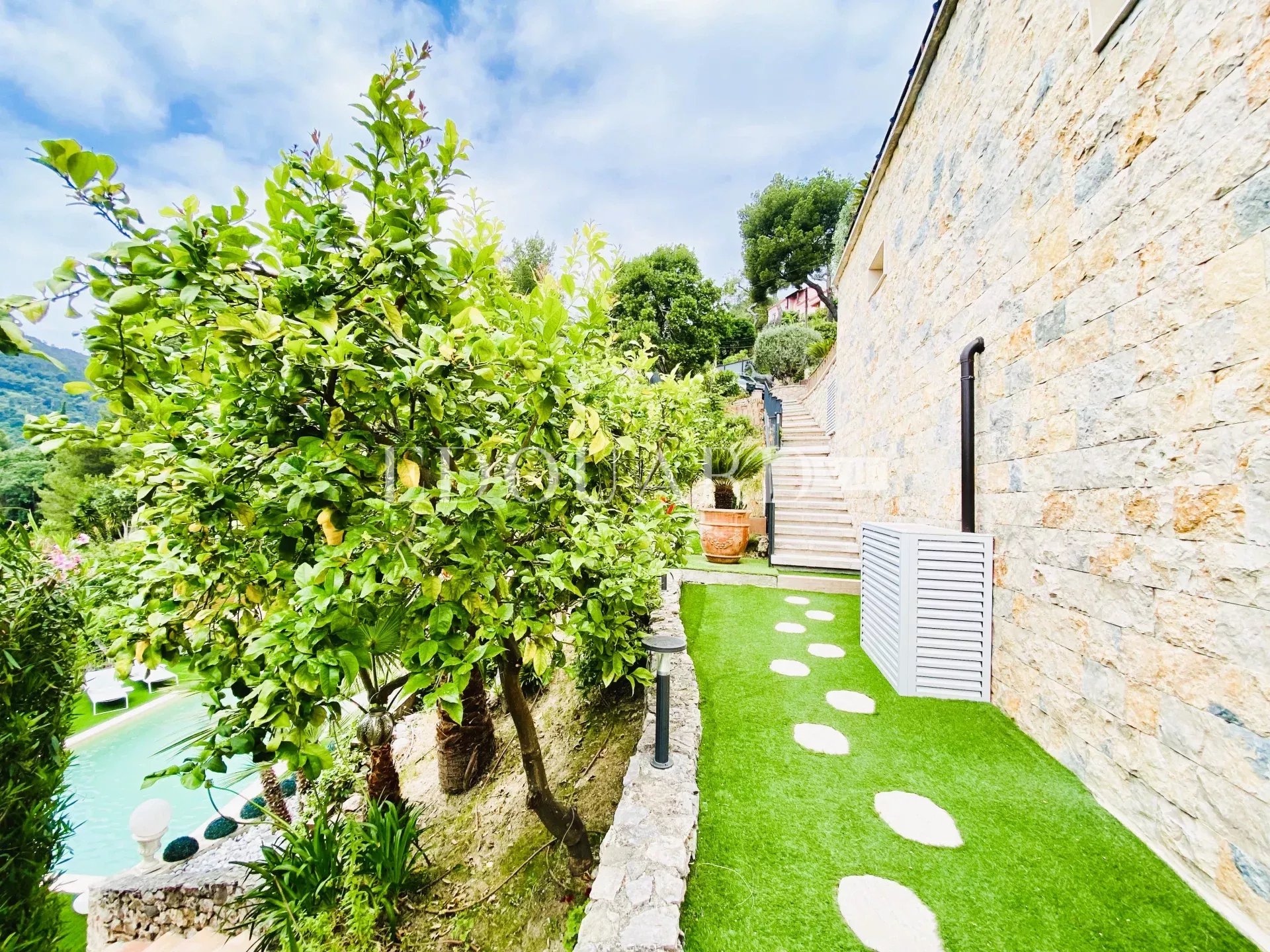 3 Bed, 2 Bath, HouseFor Sale, Menton, Alpes-Maritimes