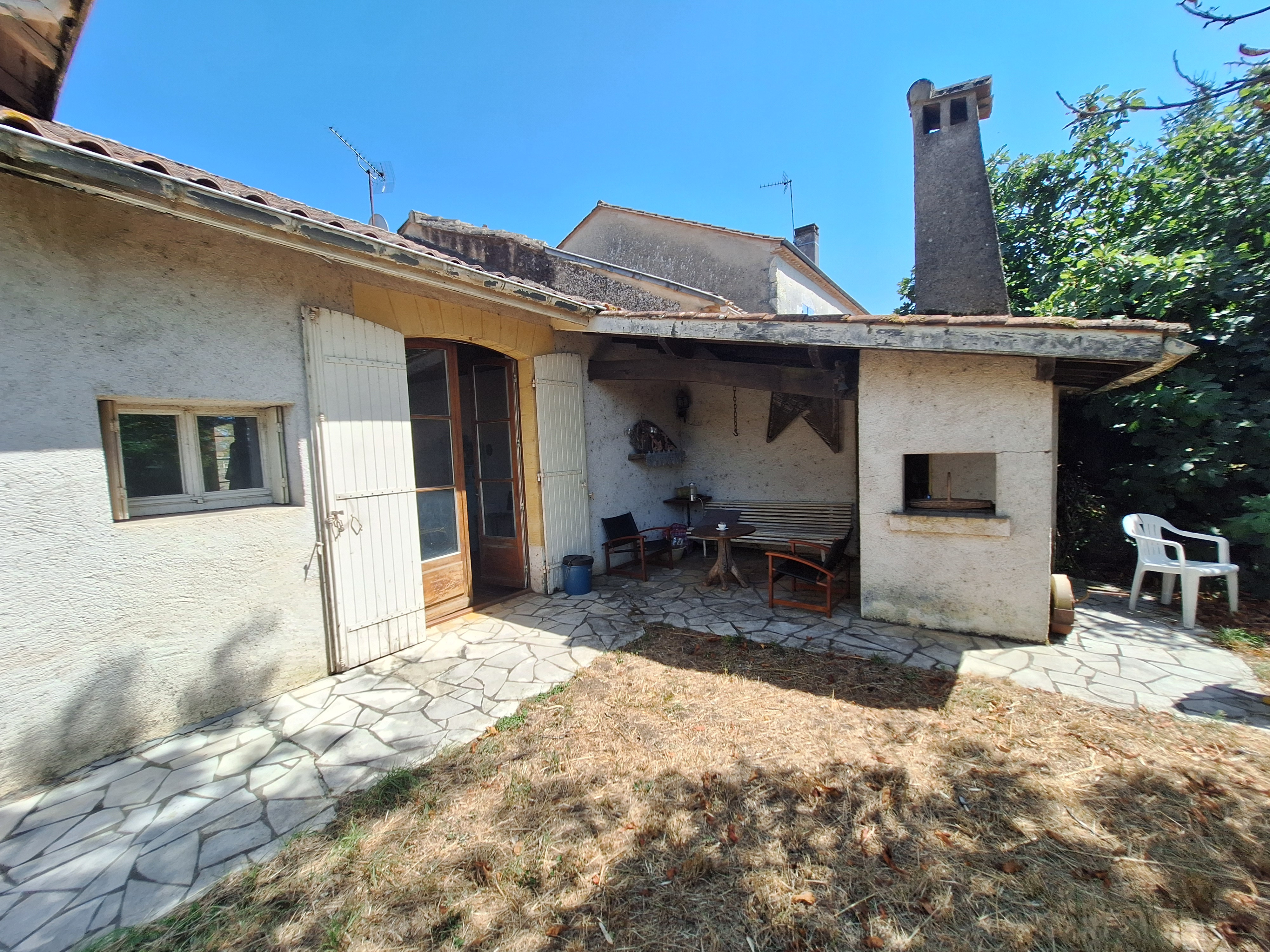 3 Bed, 1 Bath, HouseFor Sale, Castillonnes, Lot-et-Garonne, Aquitaine, 47330