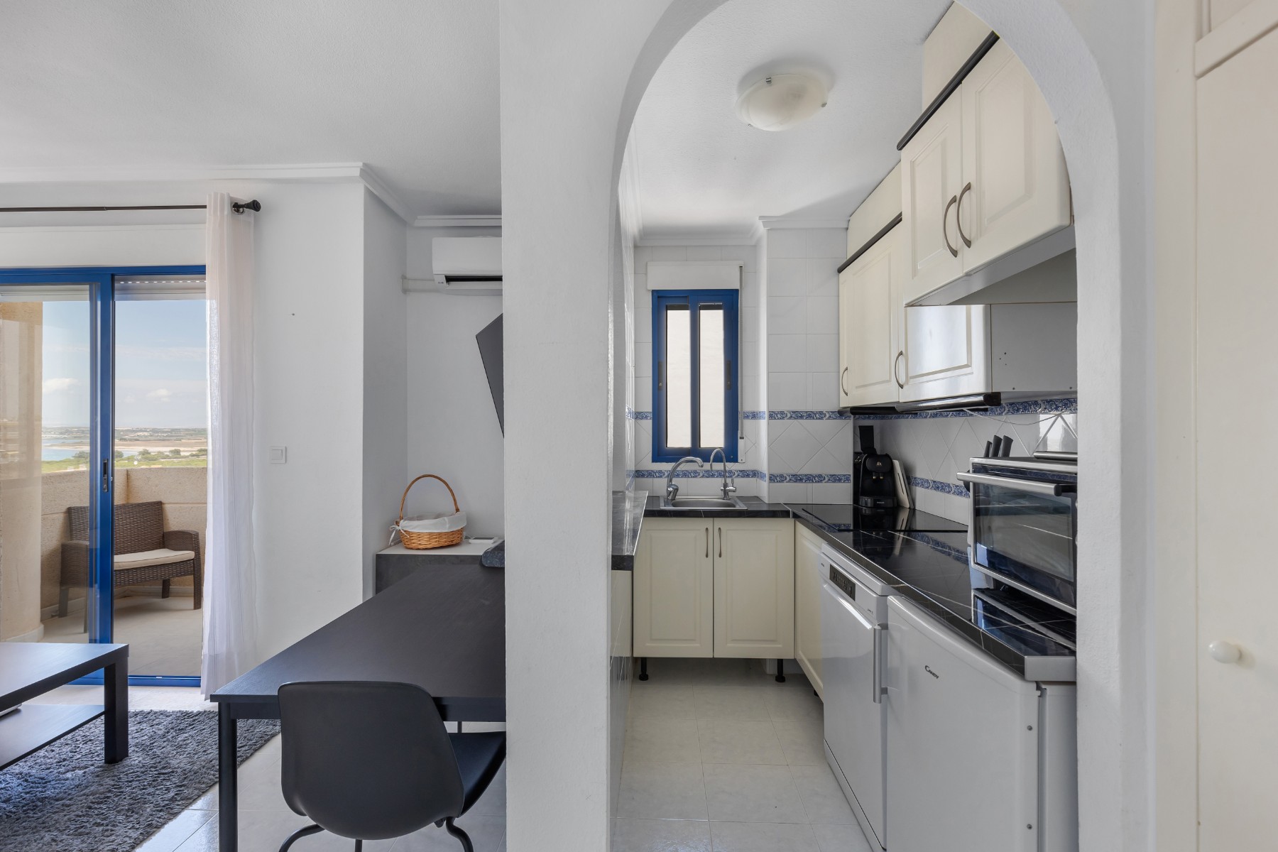 2 Bed, 1 Bath, ApartmentFor Sale, Torrevieja, Alicante 2 Bed, 1 Bath, ApartmentFor Sale, Torrevieja, Alicante