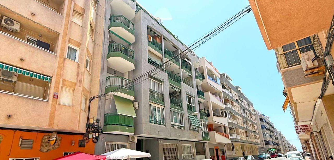 2 Bed, 1 Bath, ApartmentFor Sale, Torrevieja, Alicante