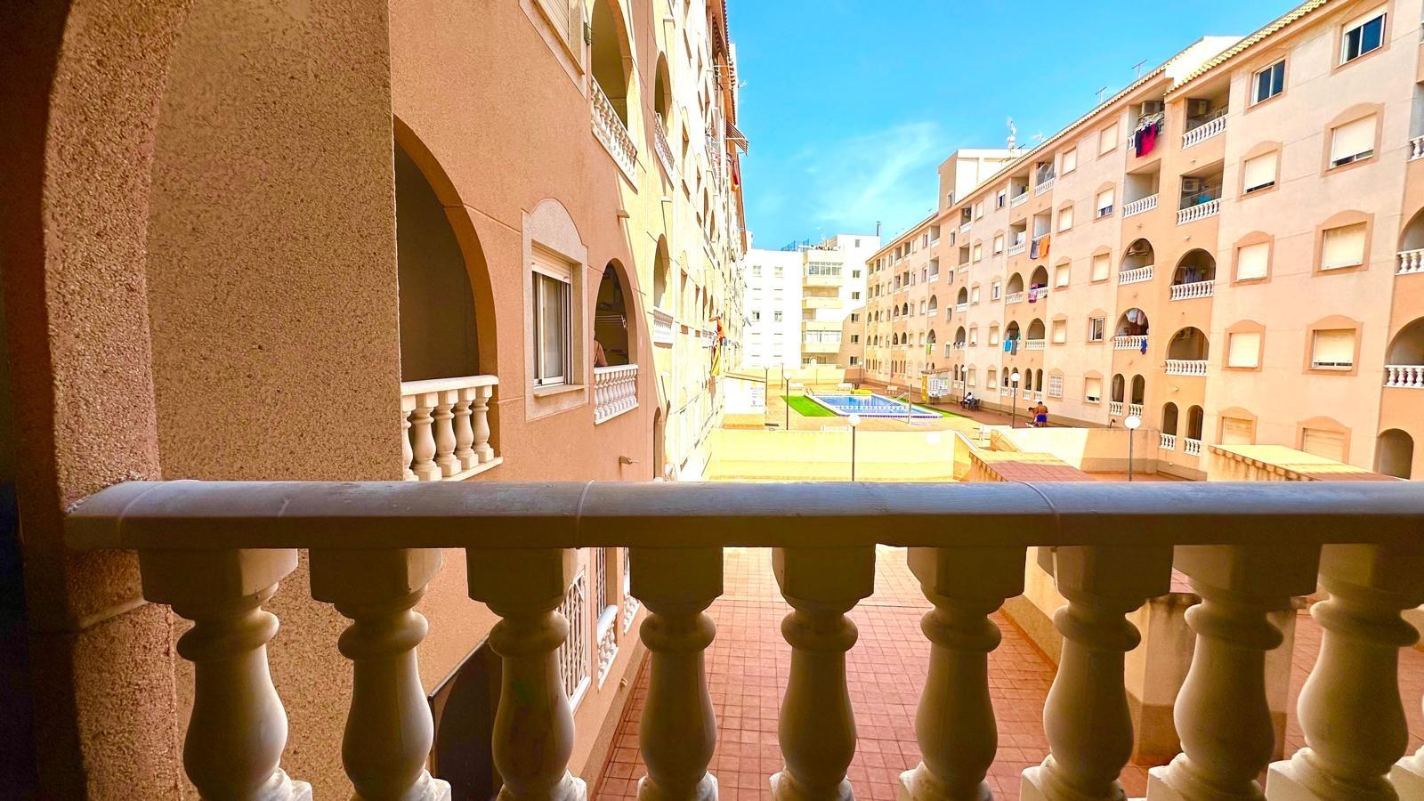 2 Bed, 1 Bath, ApartmentFor Sale, Torrevieja, Alicante