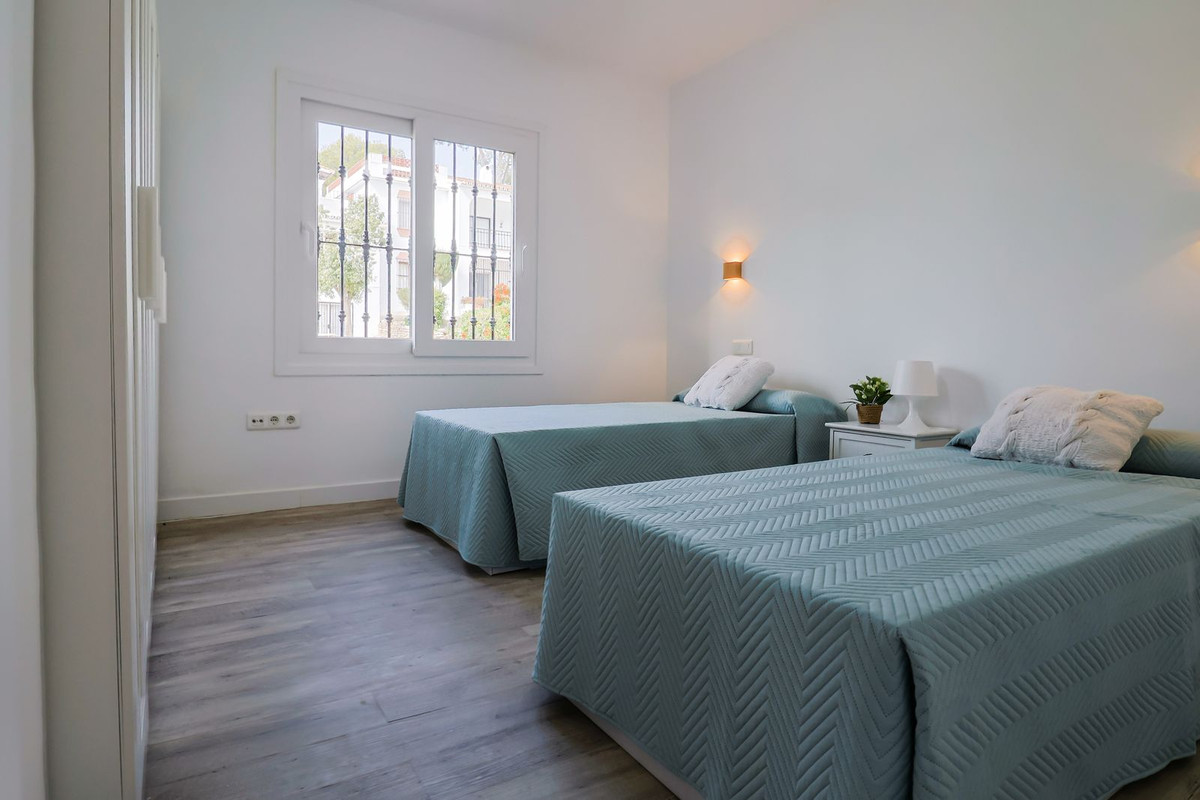 2 Bed, 1 Bath, ApartmentFor Sale, Benavista, Malaga