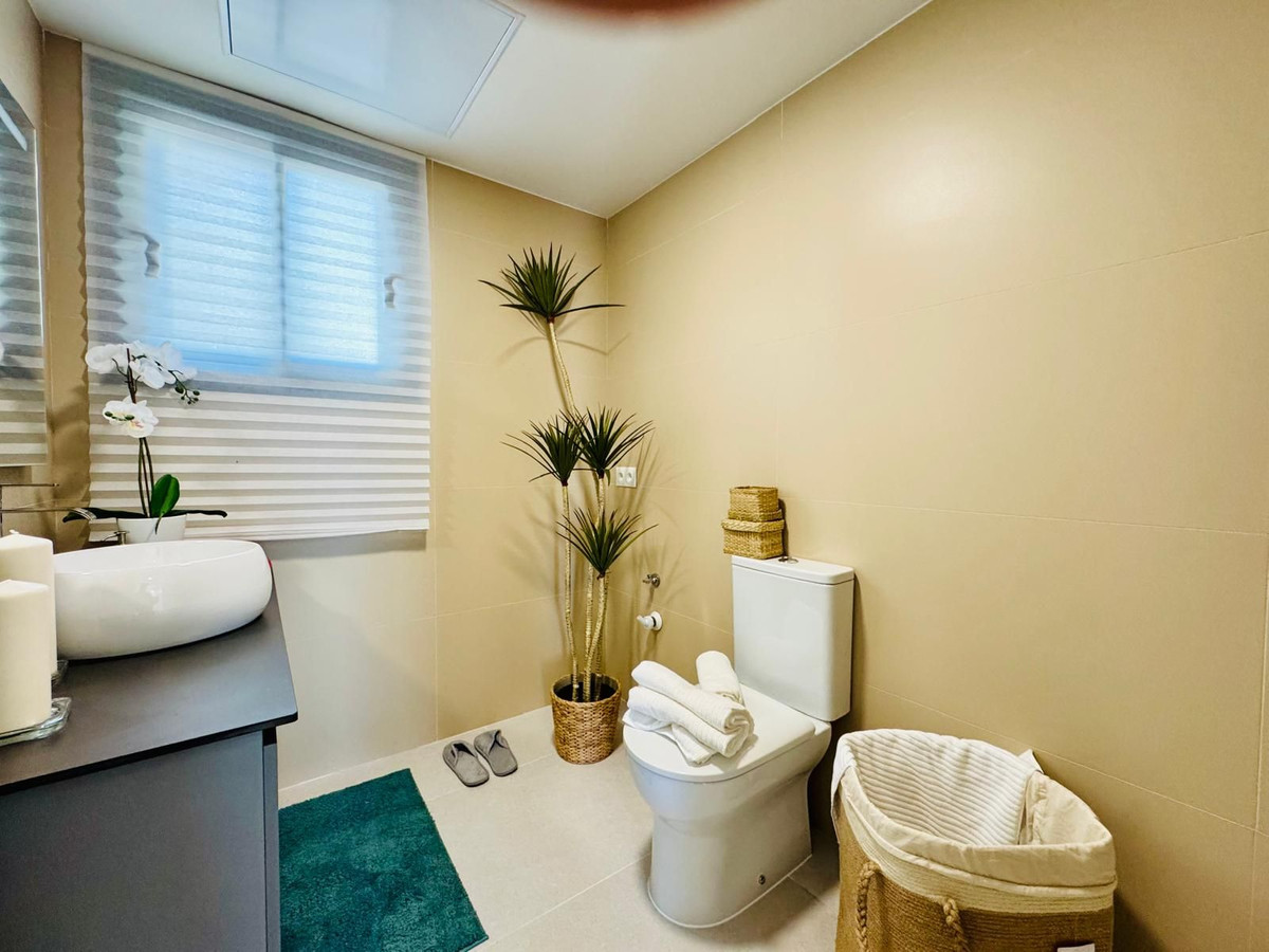 3 Bed, 2 Bath, HouseFor Sale, La Capellania, Malaga