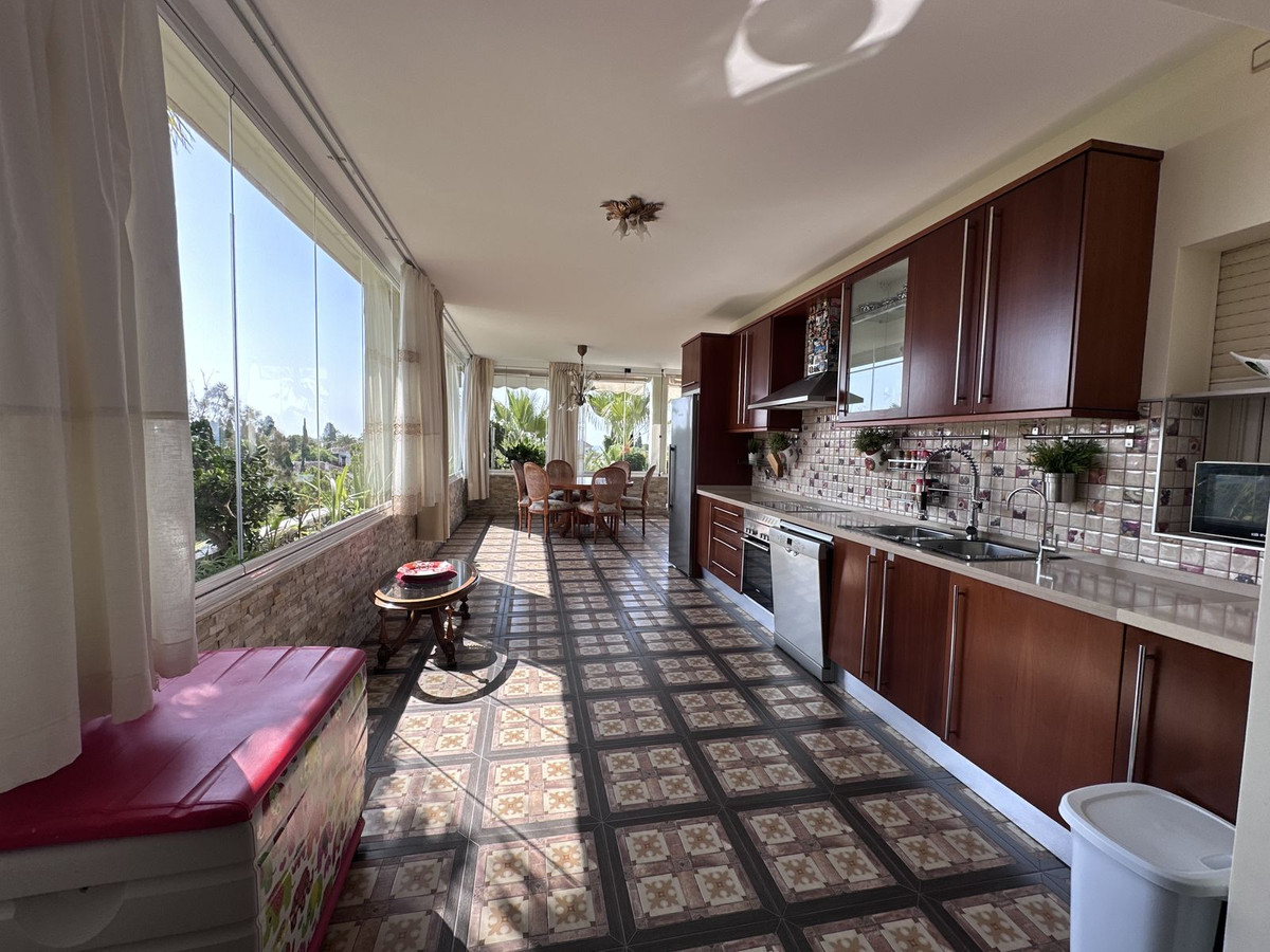 4 Bed, 4 Bath, ApartmentFor Sale, The Golden Mile, Malaga