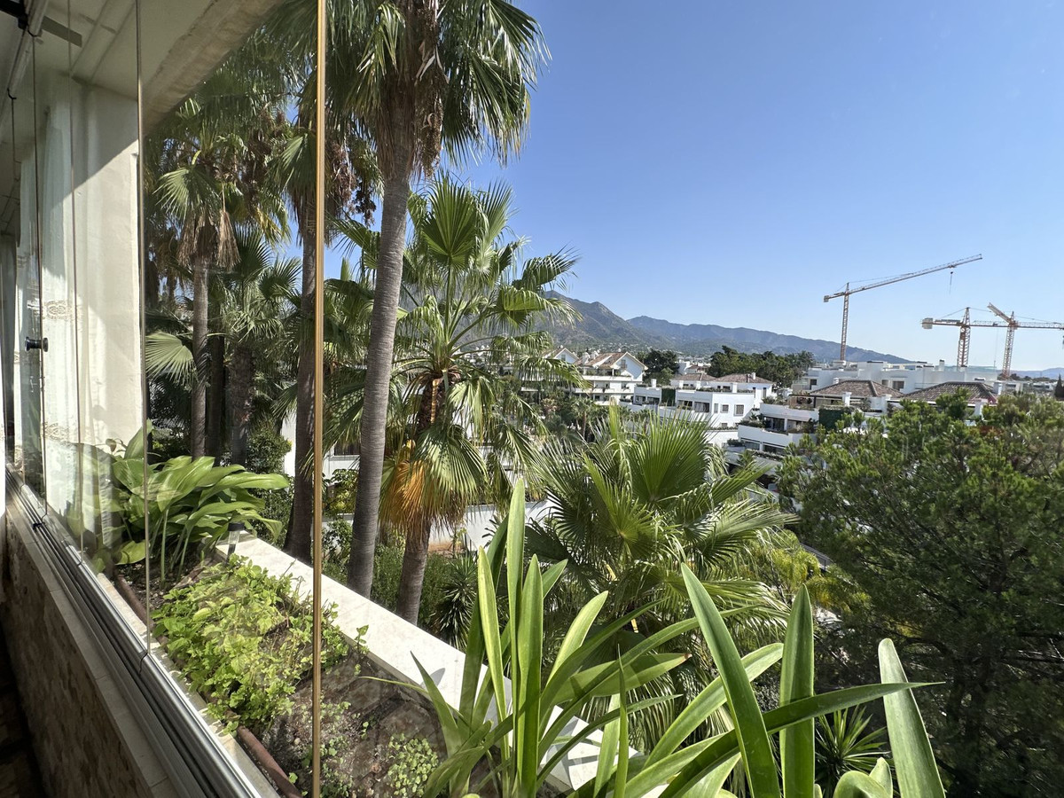 4 Bed, 4 Bath, ApartmentFor Sale, The Golden Mile, Malaga