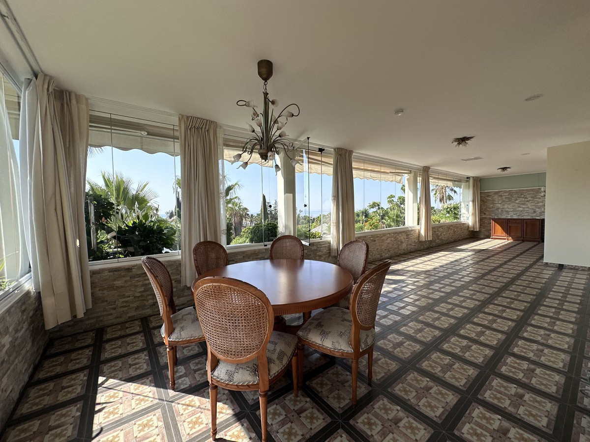 4 Bed, 4 Bath, ApartmentFor Sale, The Golden Mile, Malaga