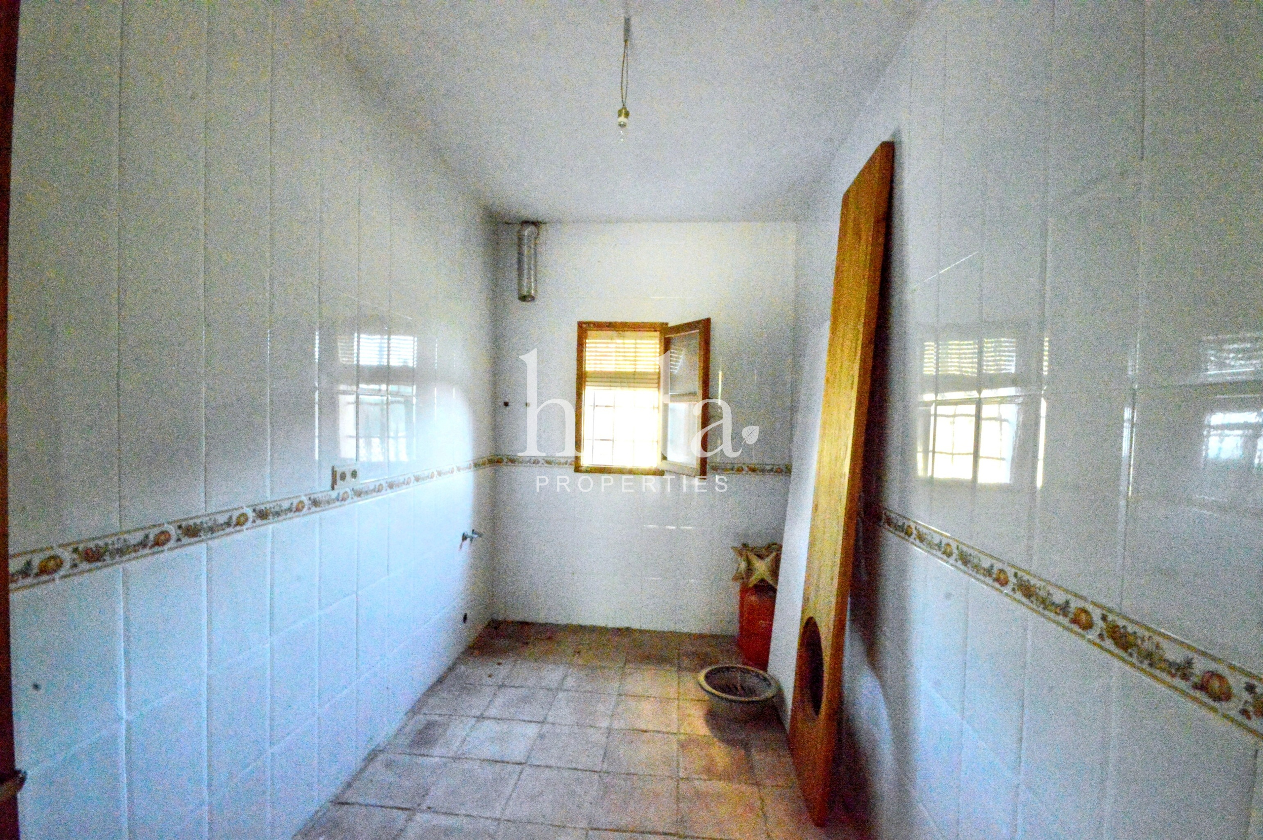 2 Bed, 1 Bath, HouseFor Sale, Albunuelas, Granada