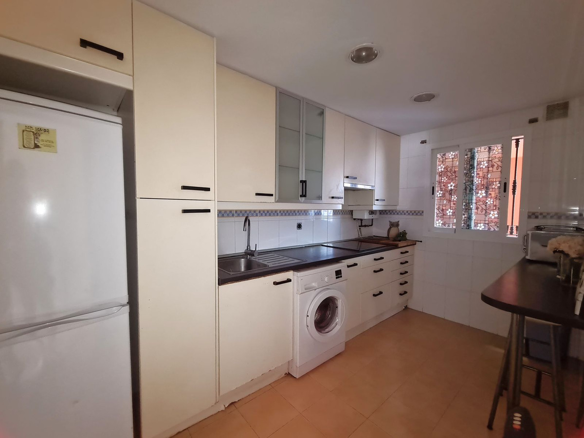1 Bed, 1 Bath, ApartmentFor Sale, Estepona, Malaga