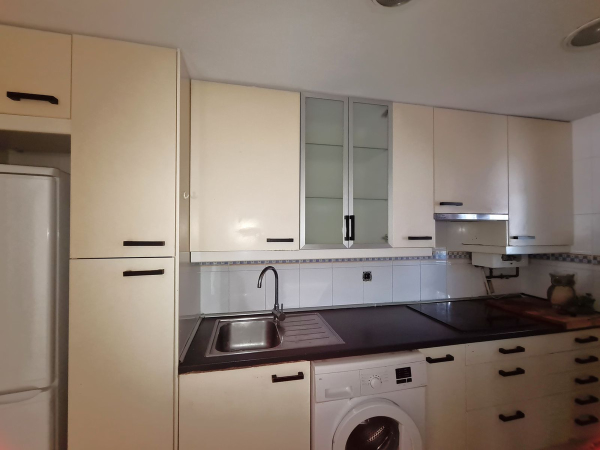 1 Bed, 1 Bath, ApartmentFor Sale, Estepona, Malaga