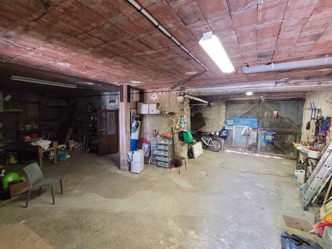 3 Bed, 2 Bath, HouseFor Sale, Laurens, Herault, Languedoc-Roussillon, 34480