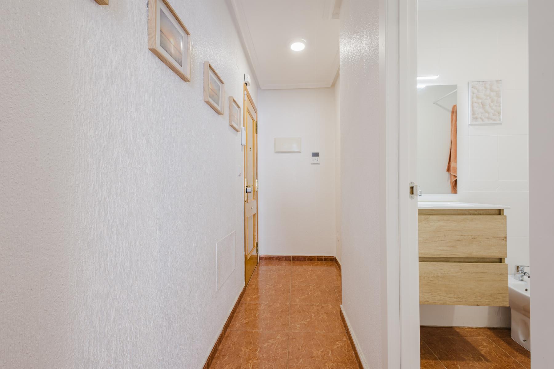 2 Bed, 1 Bath, ApartmentFor Sale, Torrevieja, Alicante 2 Bed, 1 Bath, ApartmentFor Sale, Torrevieja, Alicante