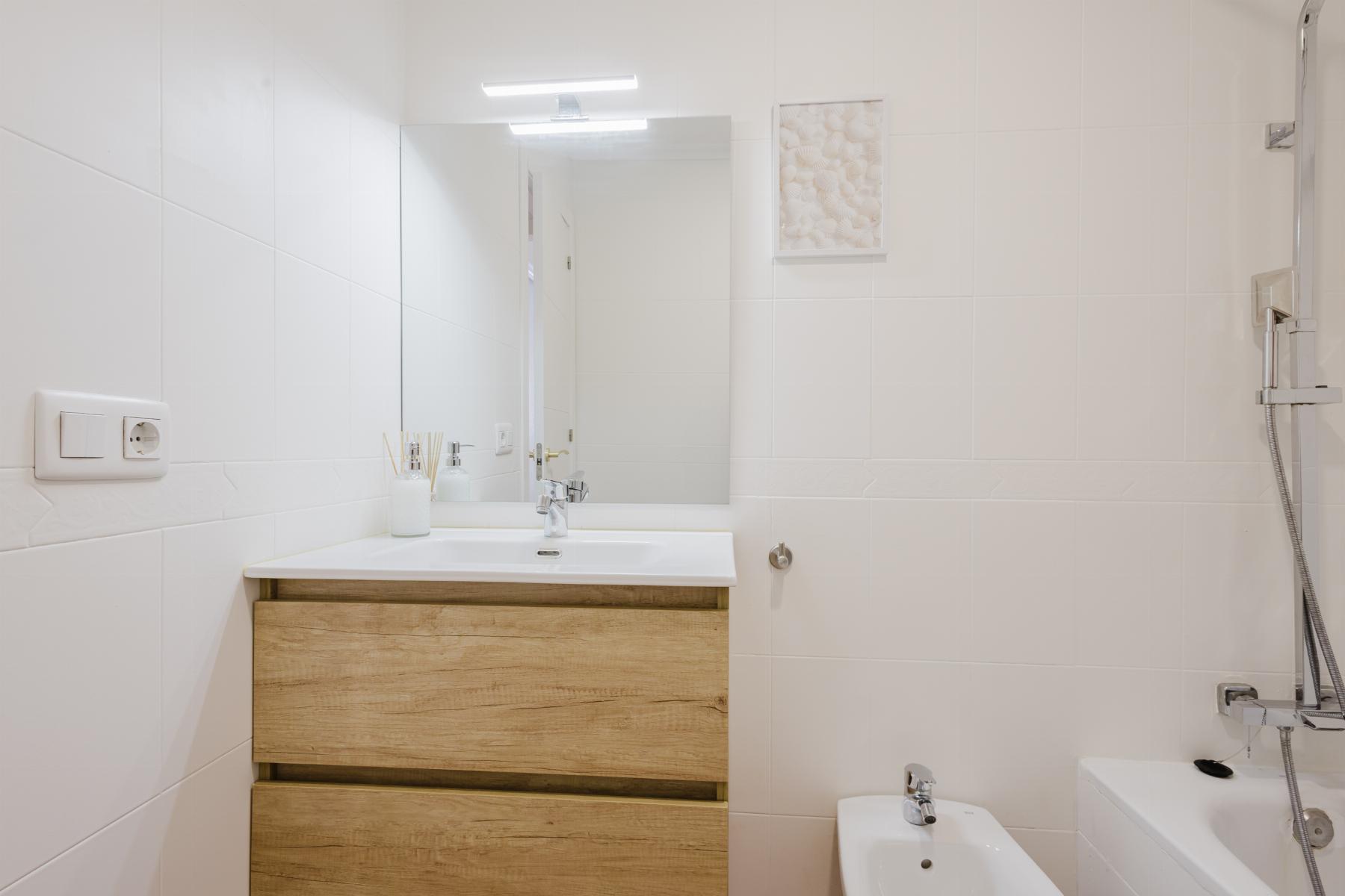 2 Bed, 1 Bath, ApartmentFor Sale, Torrevieja, Alicante 2 Bed, 1 Bath, ApartmentFor Sale, Torrevieja, Alicante