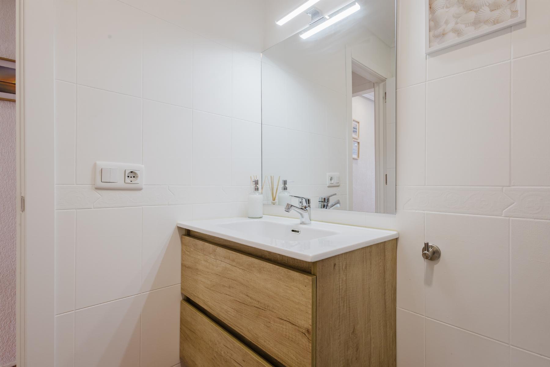 2 Bed, 1 Bath, ApartmentFor Sale, Torrevieja, Alicante 2 Bed, 1 Bath, ApartmentFor Sale, Torrevieja, Alicante
