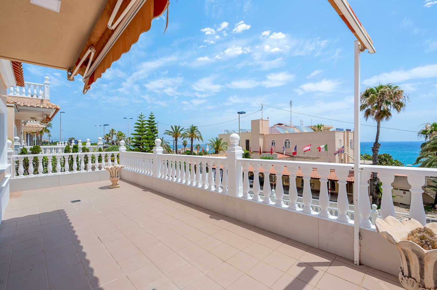 4 Bed, 3 Bath, HouseFor Sale, Torrevieja, Alicante