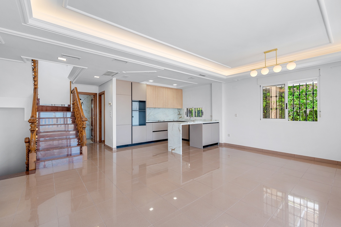 4 Bed, 3 Bath, HouseFor Sale, Torrevieja, Alicante