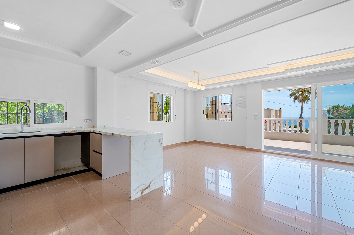 4 Bed, 3 Bath, HouseFor Sale, Torrevieja, Alicante