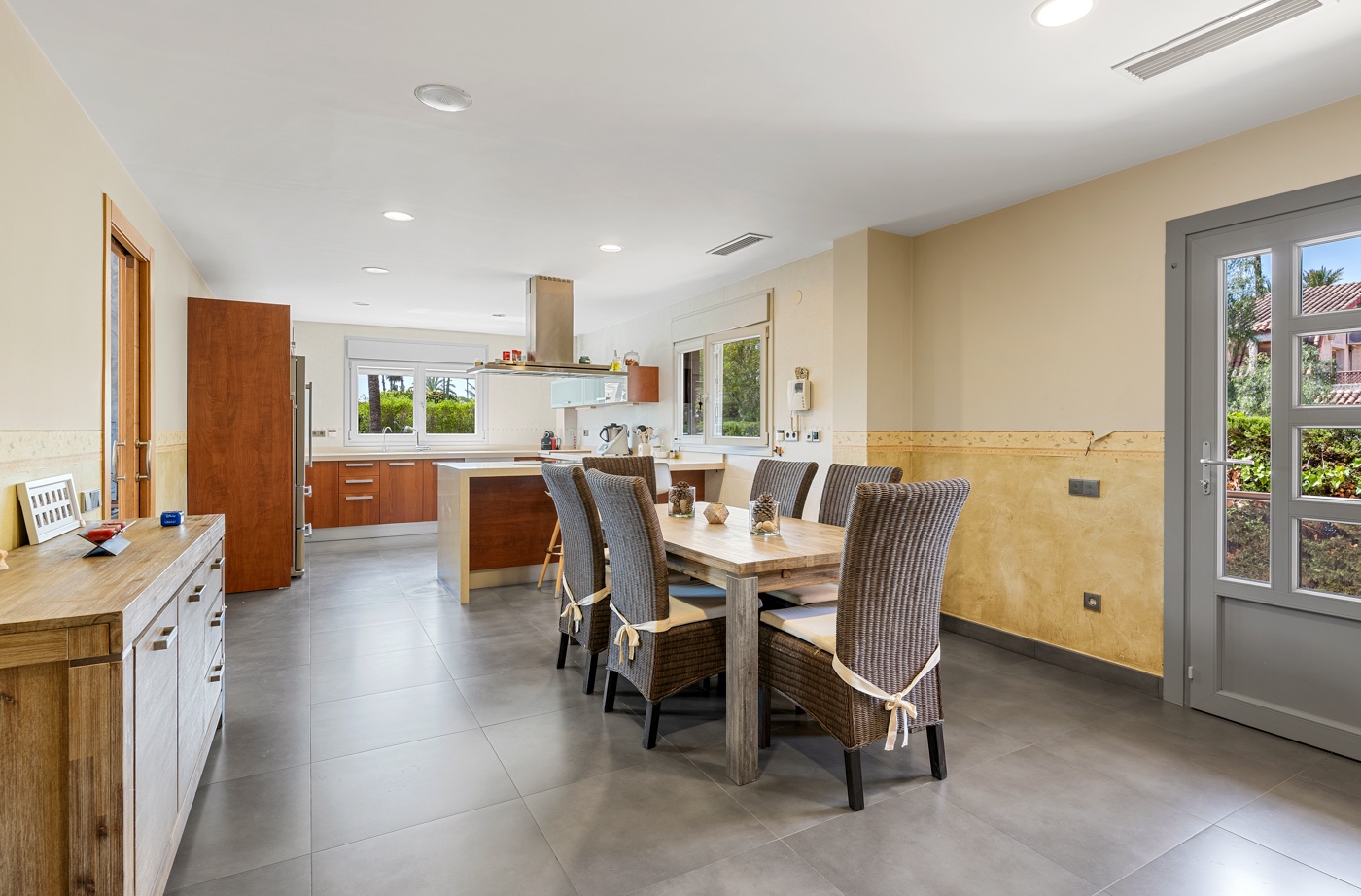 5 Bed, 3 Bath, HouseFor Sale, Elche/elx, Alicante