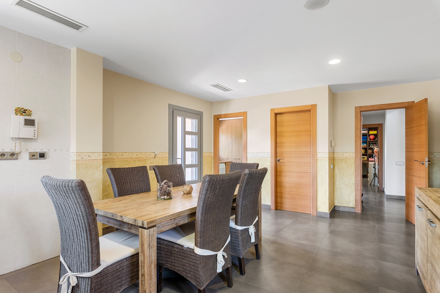 5 Bed, 3 Bath, HouseFor Sale, Elche/elx, Alicante