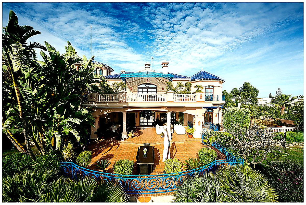 17 Bed, 11 Bath, HouseFor Sale, Nueva Andalucia, Malaga