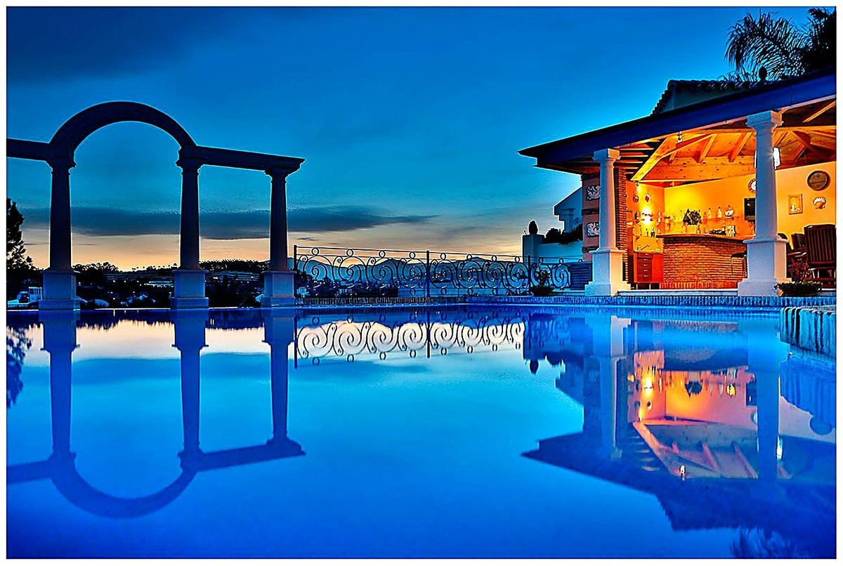 17 Bed, 11 Bath, HouseFor Sale, Nueva Andalucia, Malaga