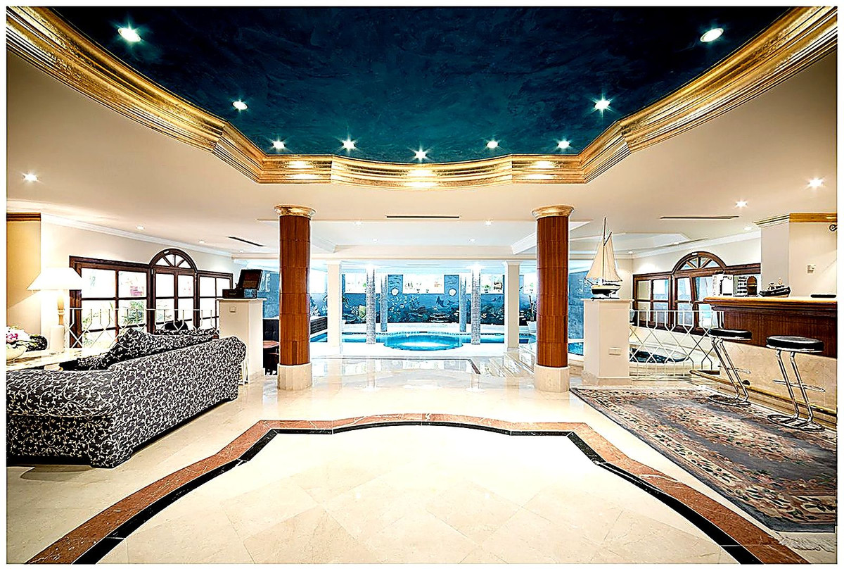 17 Bed, 11 Bath, HouseFor Sale, Nueva Andalucia, Malaga