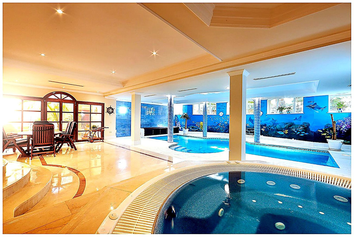 17 Bed, 11 Bath, HouseFor Sale, Nueva Andalucia, Malaga