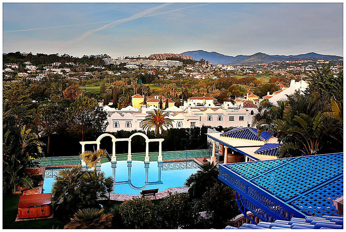 17 Bed, 11 Bath, HouseFor Sale, Nueva Andalucia, Malaga