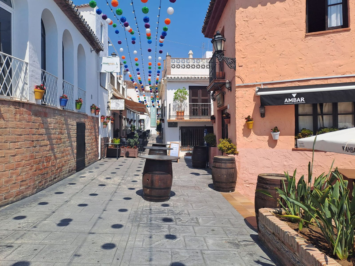 2 Bed, 2 Bath, ApartmentFor Sale, Benahavis, Malaga