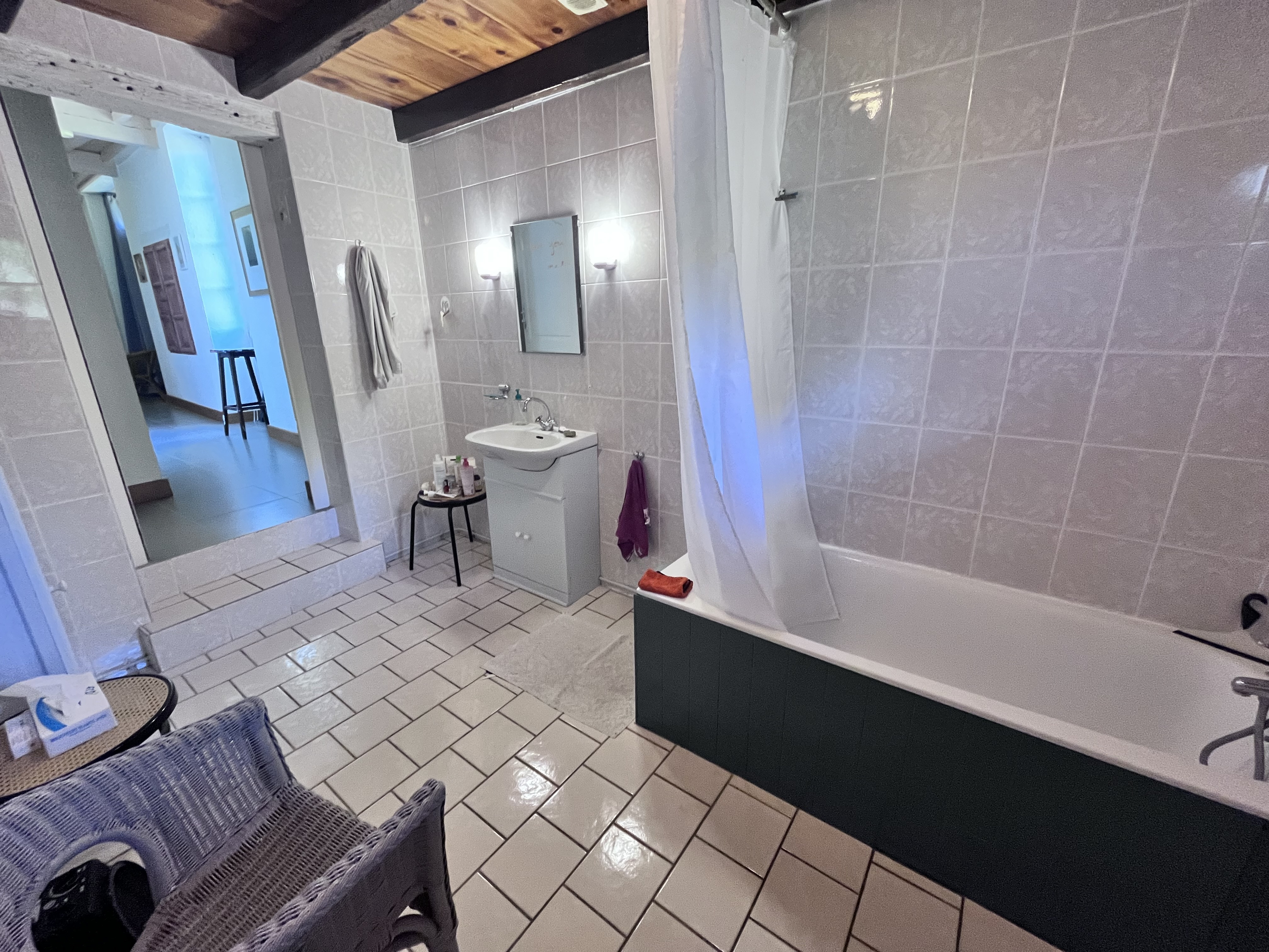 4 Bed, 1 Bath, HouseFor Sale, Lauzun, Lot-et-Garonne, Aquitaine, 47410